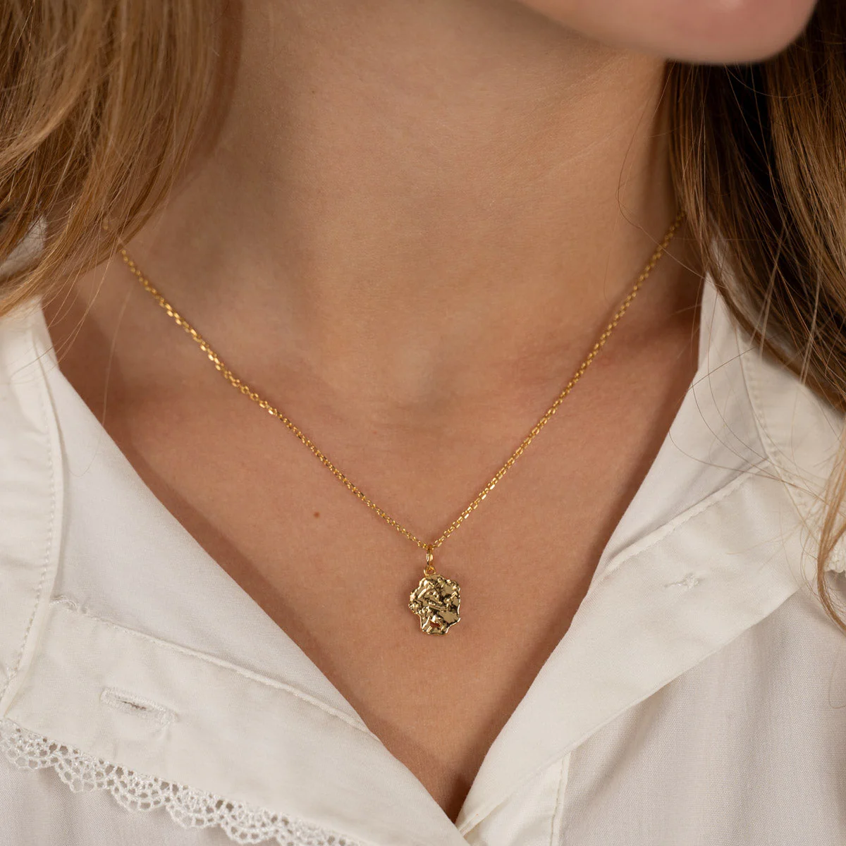 ELLA GOLDEN PENDANT - Image 5
