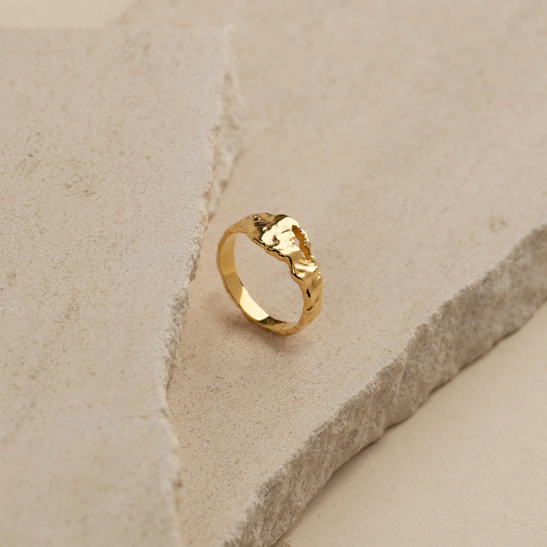 ELLA GOLDEN RING - Image 3