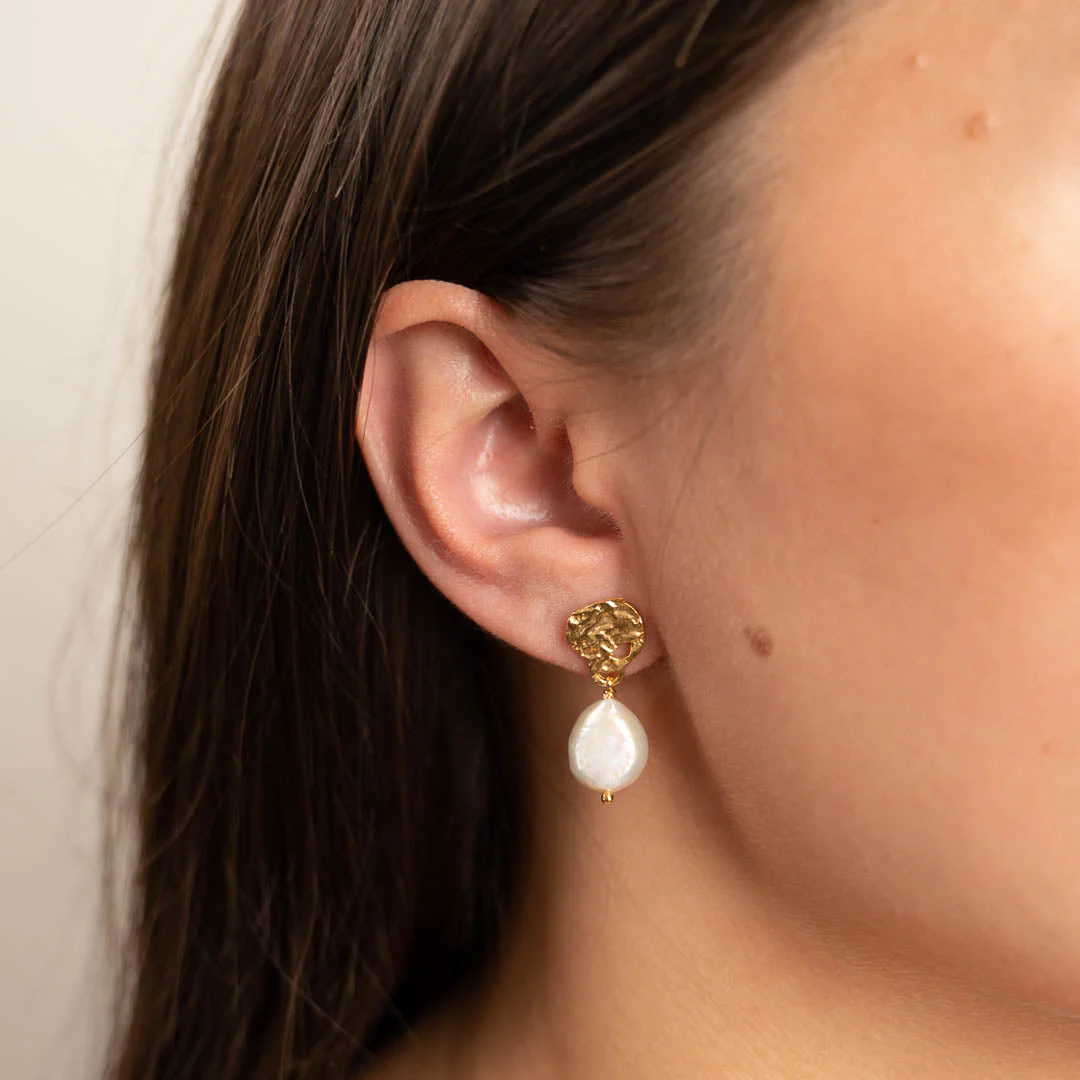 ELLA PEARL GOLDEN EARRING - Image 2