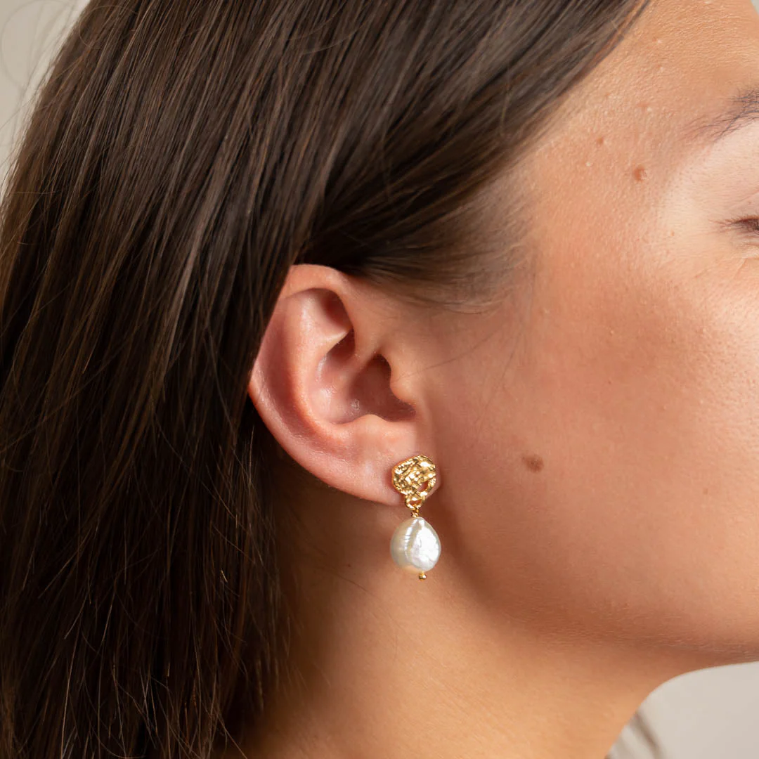 ELLA PEARL GOLDEN EARRING - Image 6