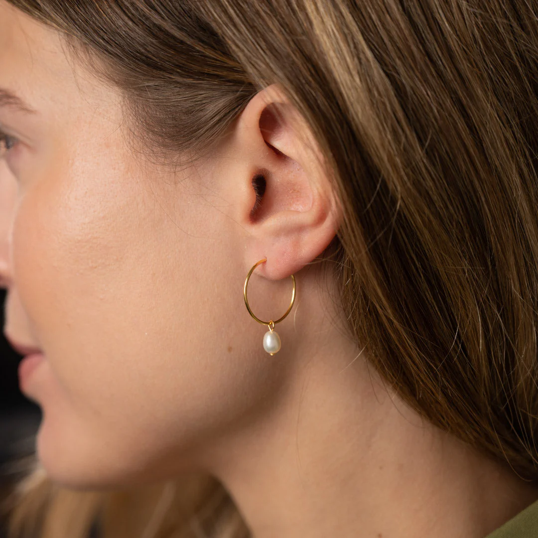 ELLIE WHITE PEARL GOLDEN CREOL EARRING - Image 3