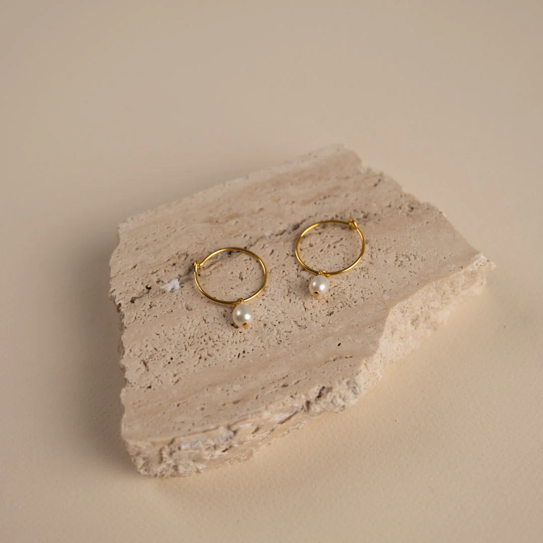 ELLIE WHITE PEARL GOLDEN CREOL EARRING - Image 4