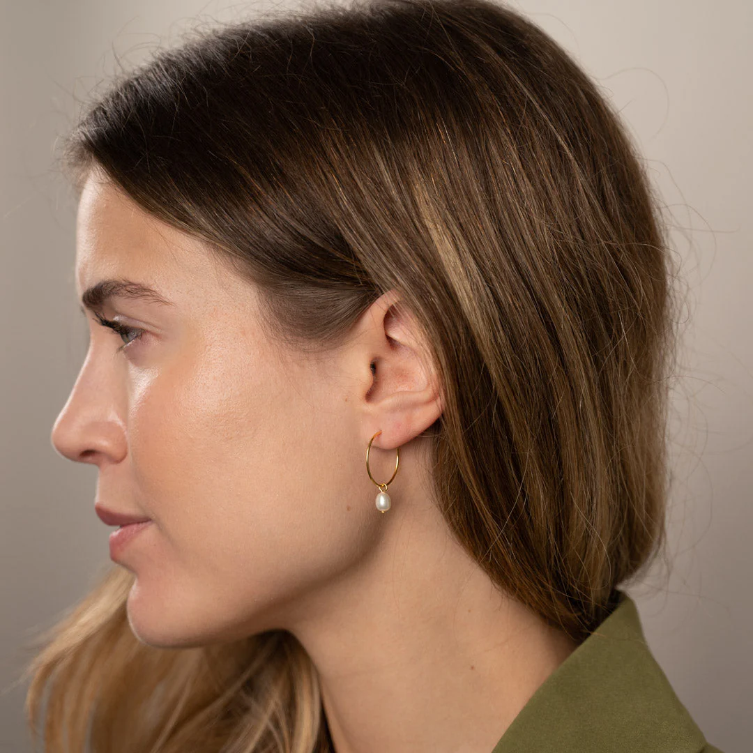 ELLIE WHITE PEARL GOLDEN CREOL EARRING - Image 5