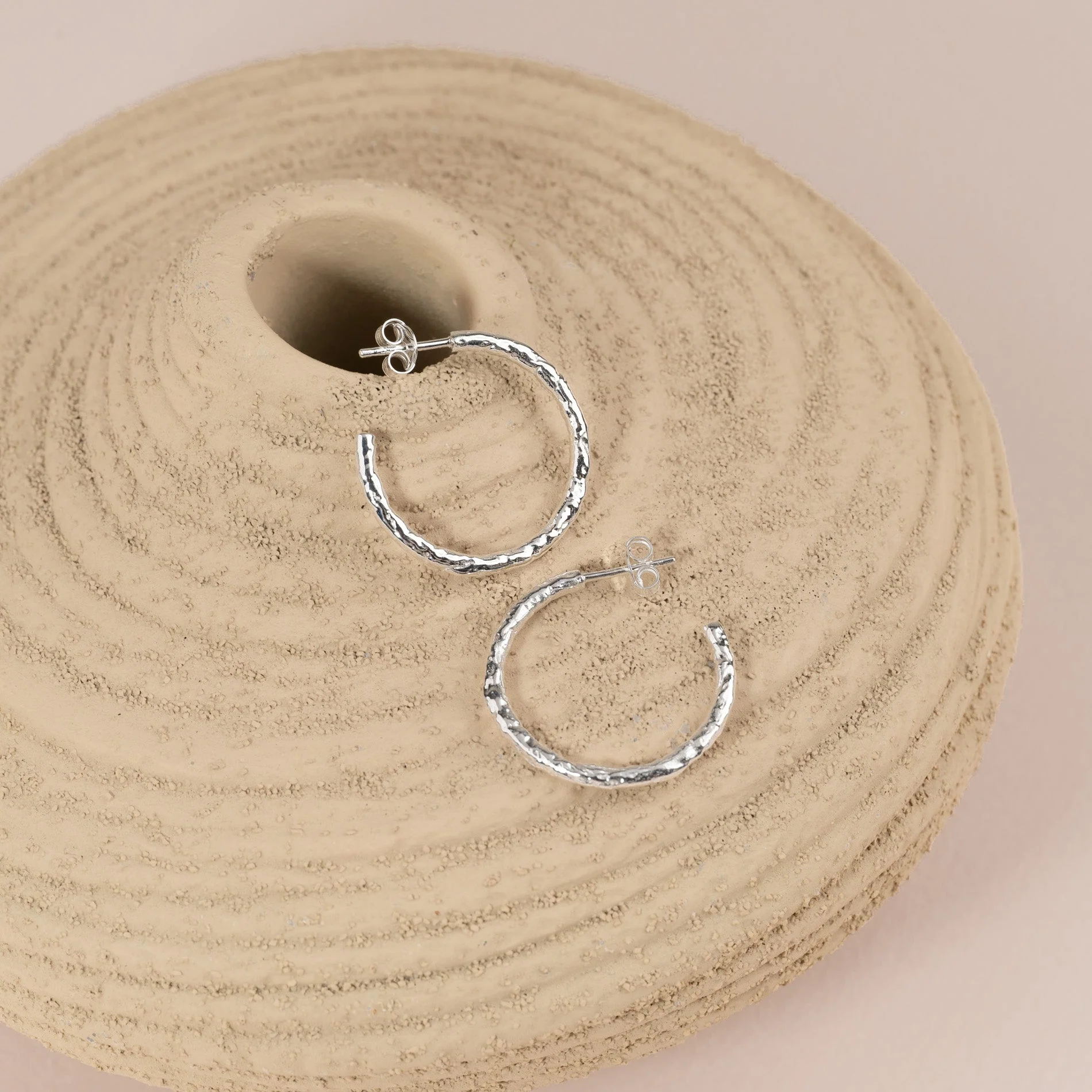 ELMA LARGE SILVER CREOL EARRING - Image 5