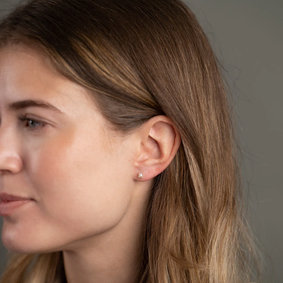 ELVIRA PEARL SOLID GOLD STUD EARRING - Image 6