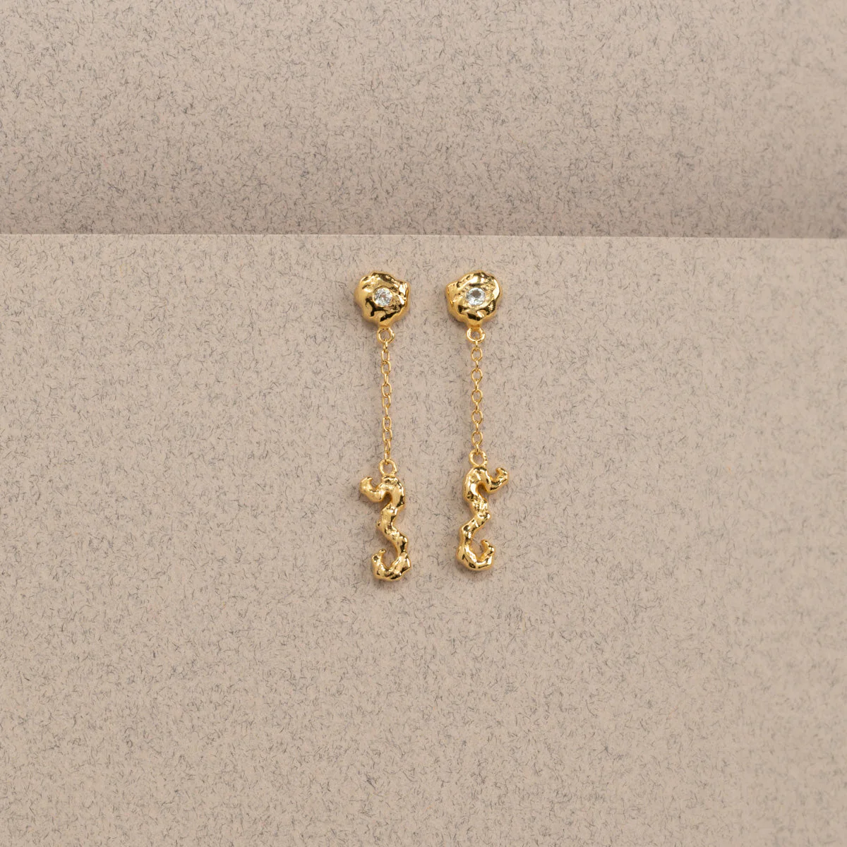 EMILIA MOONSTONE GOLDEN EARRING - Image 2