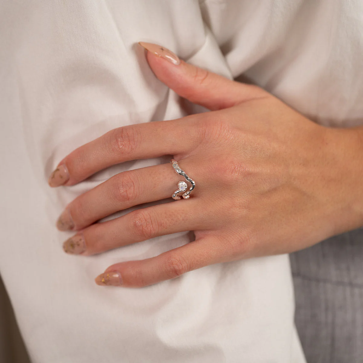 EMILIA MOONSTONE SILVER RING - Image 4