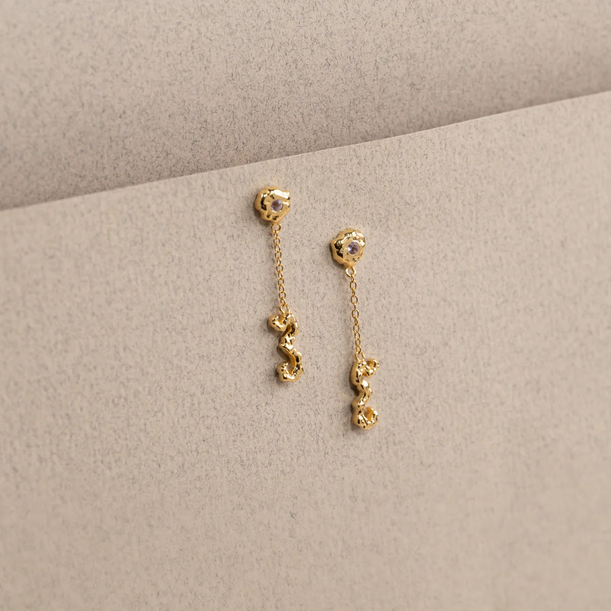 EMILIA PURPLE AMETHYST GOLDEN EARRING - Image 5