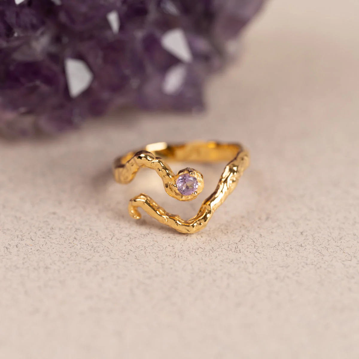 EMILIA PURPLE AMETHYST GOLDEN RING - Image 3