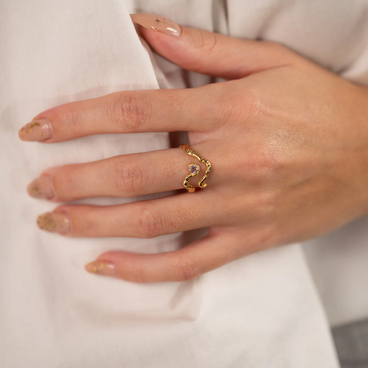 EMILIA PURPLE AMETHYST GOLDEN RING - Image 4