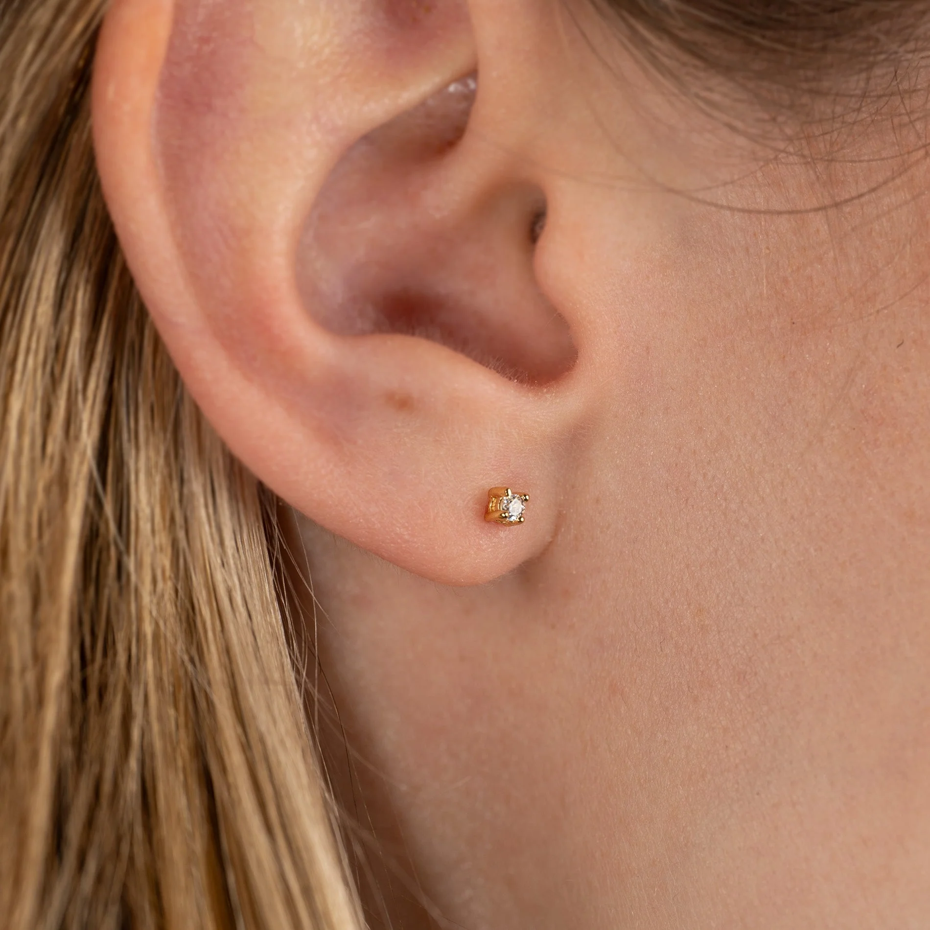 ENA GOLDEN EARRING - 2mm - Image 3