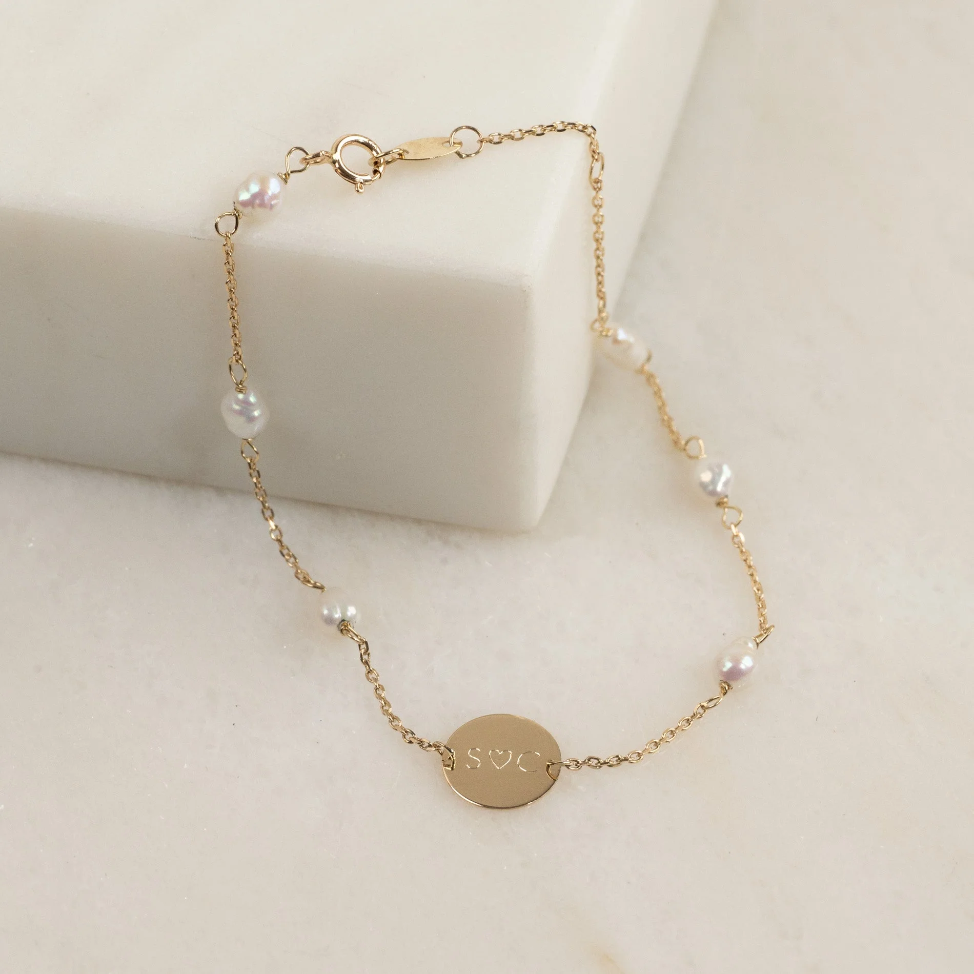 ENGRAVABLE PLATE PEARL SOLID GOLD BRACELET - Image 3