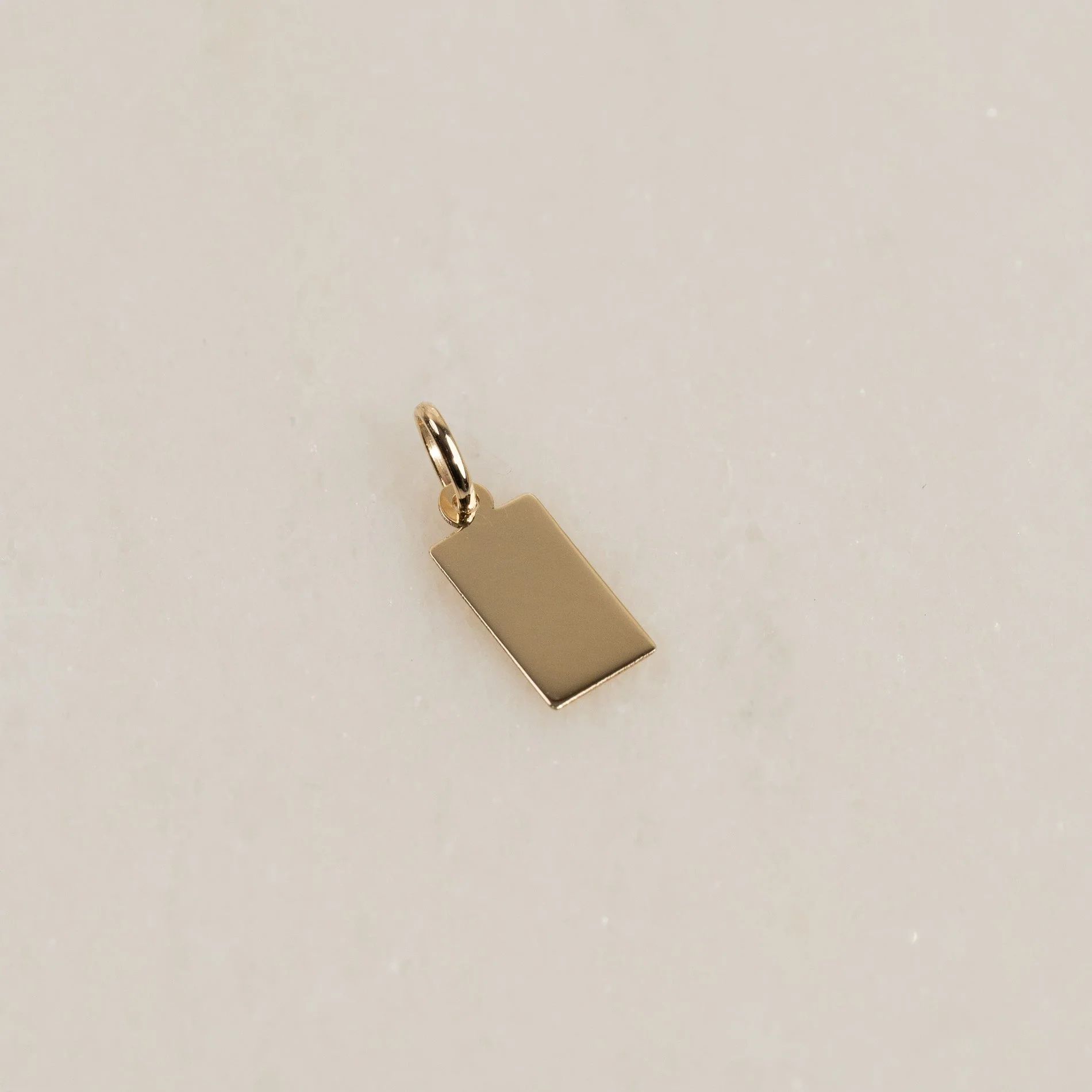 ENGRAVABLE RECTANGULAR SOLID GOLD PENDANT - Image 2