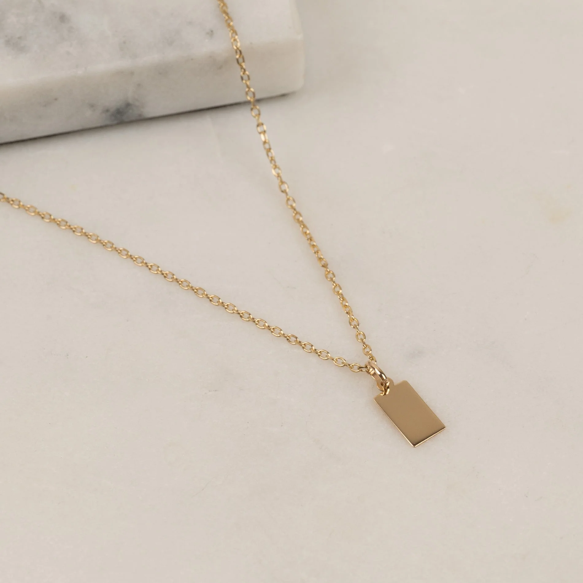 ENGRAVABLE RECTANGULAR SOLID GOLD PENDANT - Image 6
