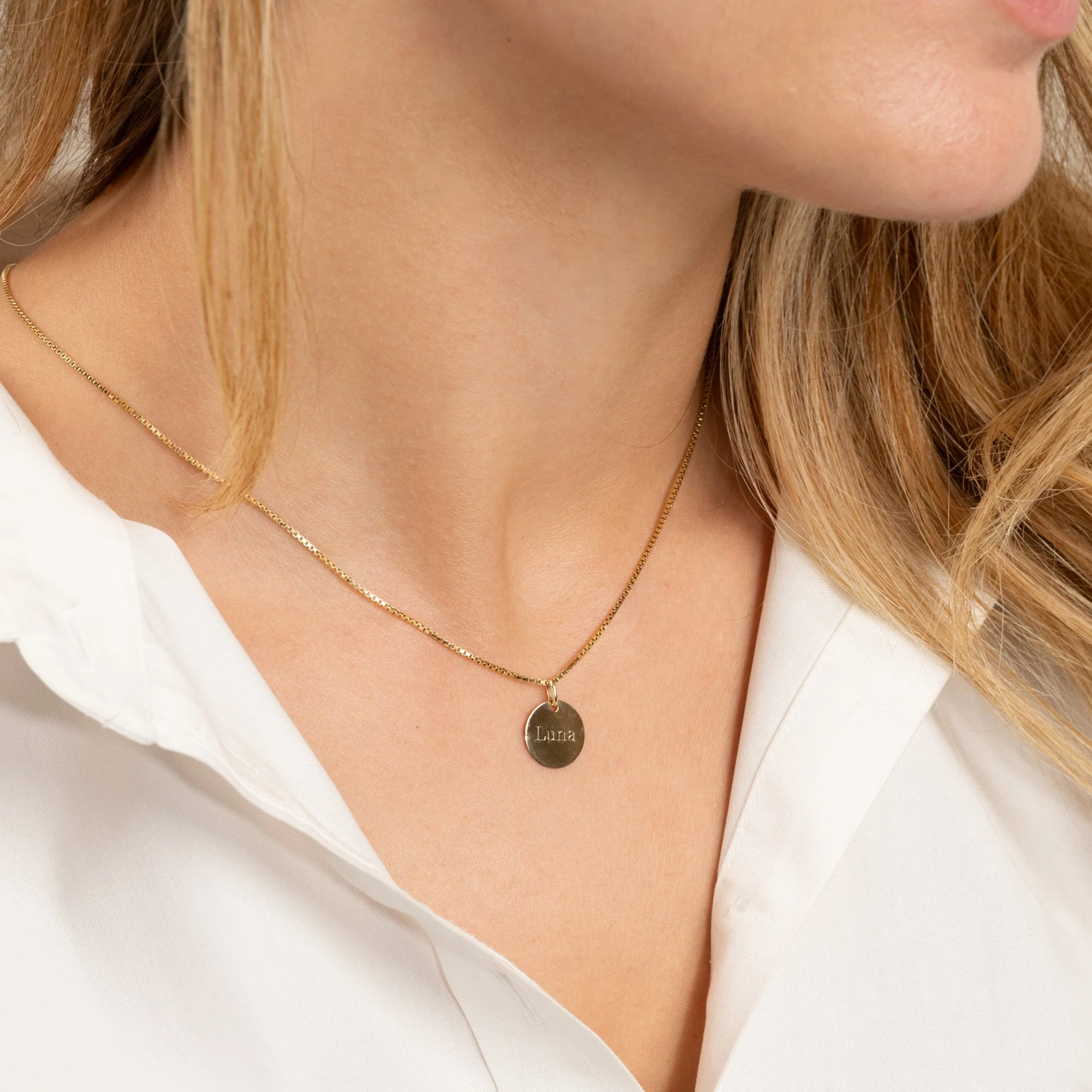 ENGRAVABLE ROUND SOLID GOLD PENDANT - 12mm - Image 3