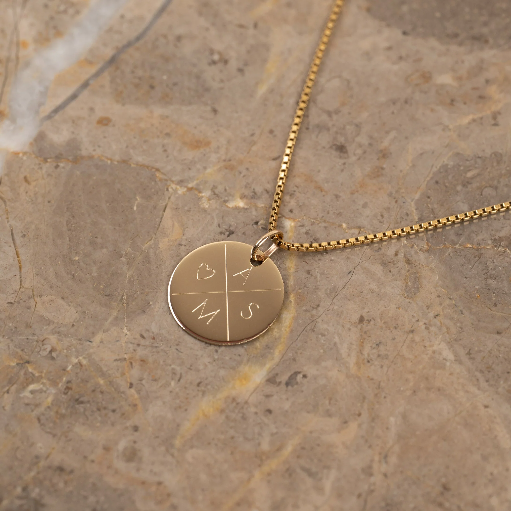 ENGRAVABLE ROUND SOLID GOLD PENDANT - 15mm - Image 6