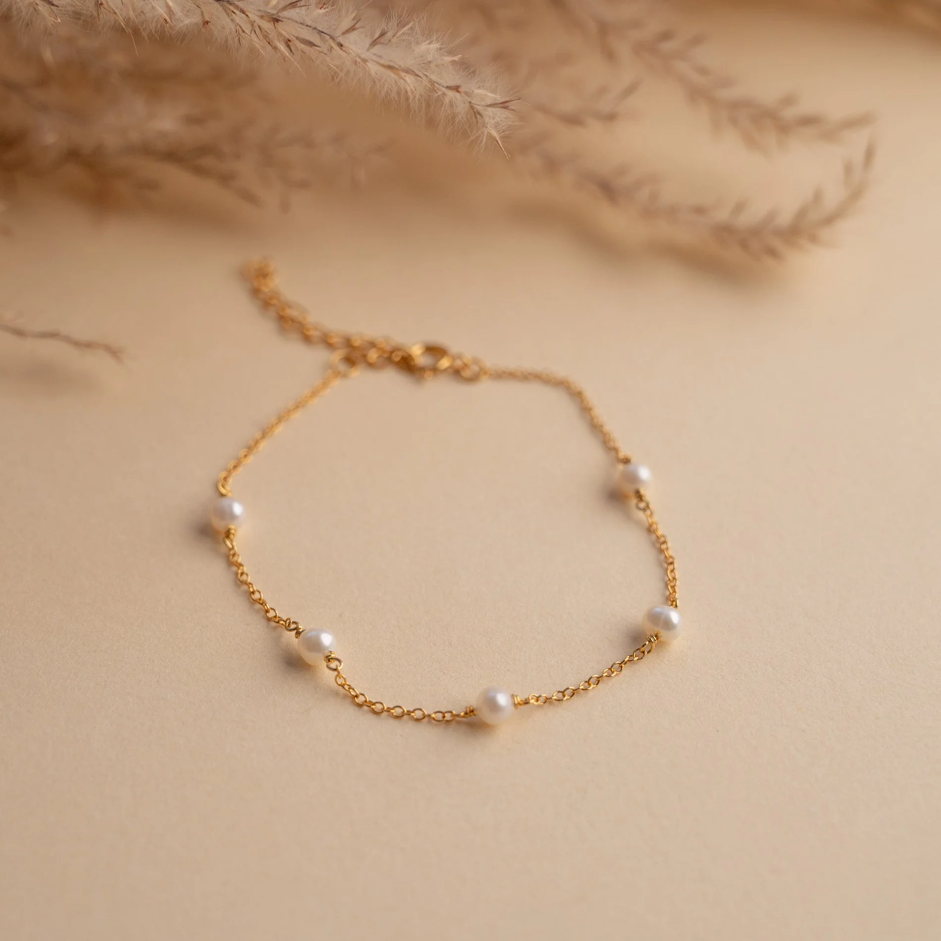 ERICA PEARL GOLDEN BRACELET - Image 3