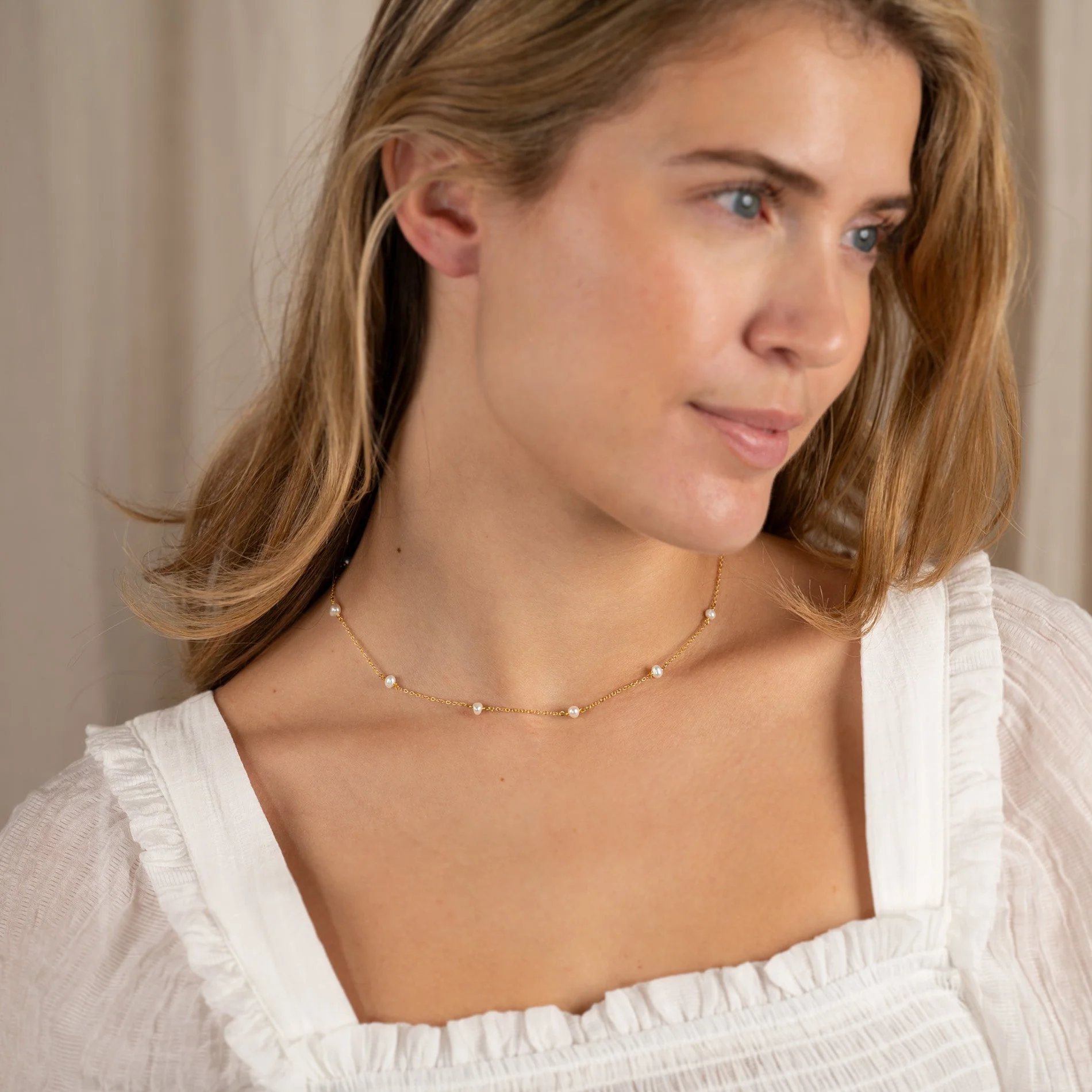 ERICA PEARL GOLDEN NECKLACE - Image 3