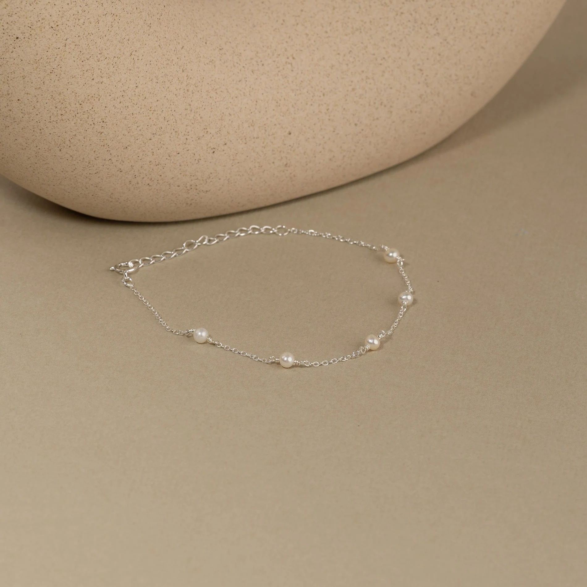 ERICA PEARL SILVER BRACELET - Image 4