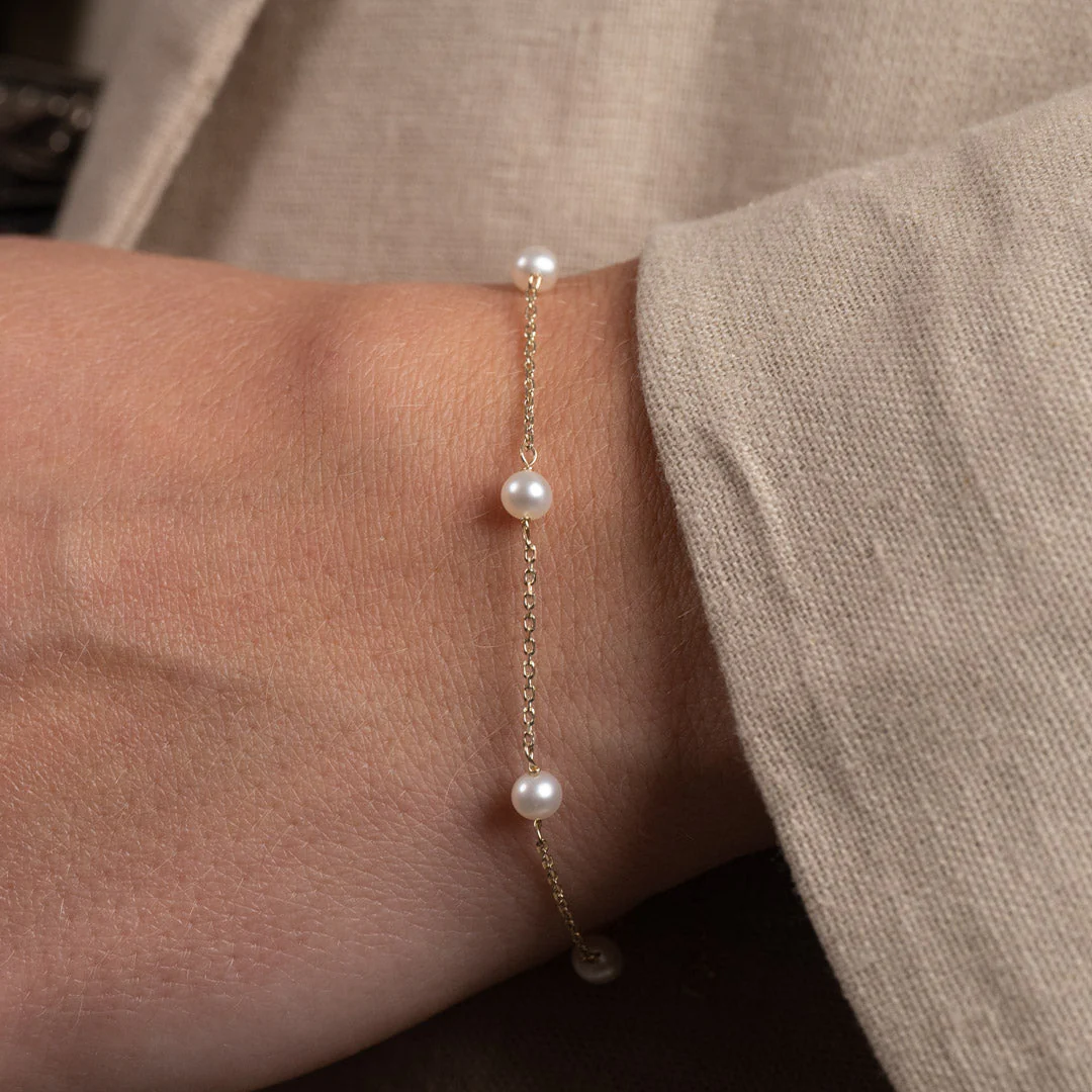 ERICA PEARL SOLID GOLD BRACELET - Image 7