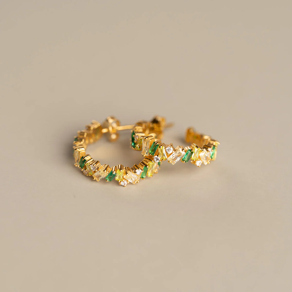 ESMERALDA GREEN GOLDEN CREOL EARRING - Image 3