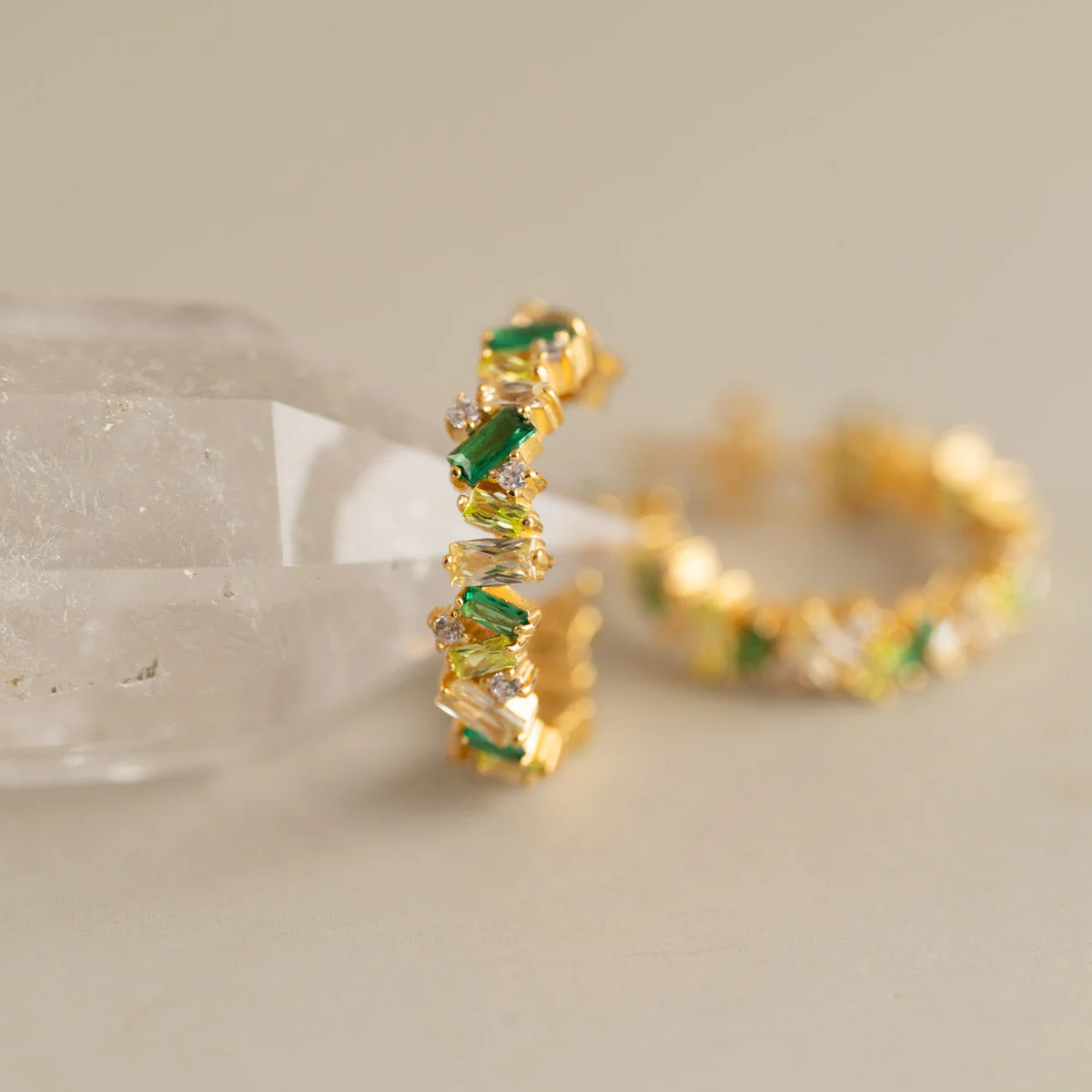 ESMERALDA GREEN GOLDEN CREOL EARRING - Image 5
