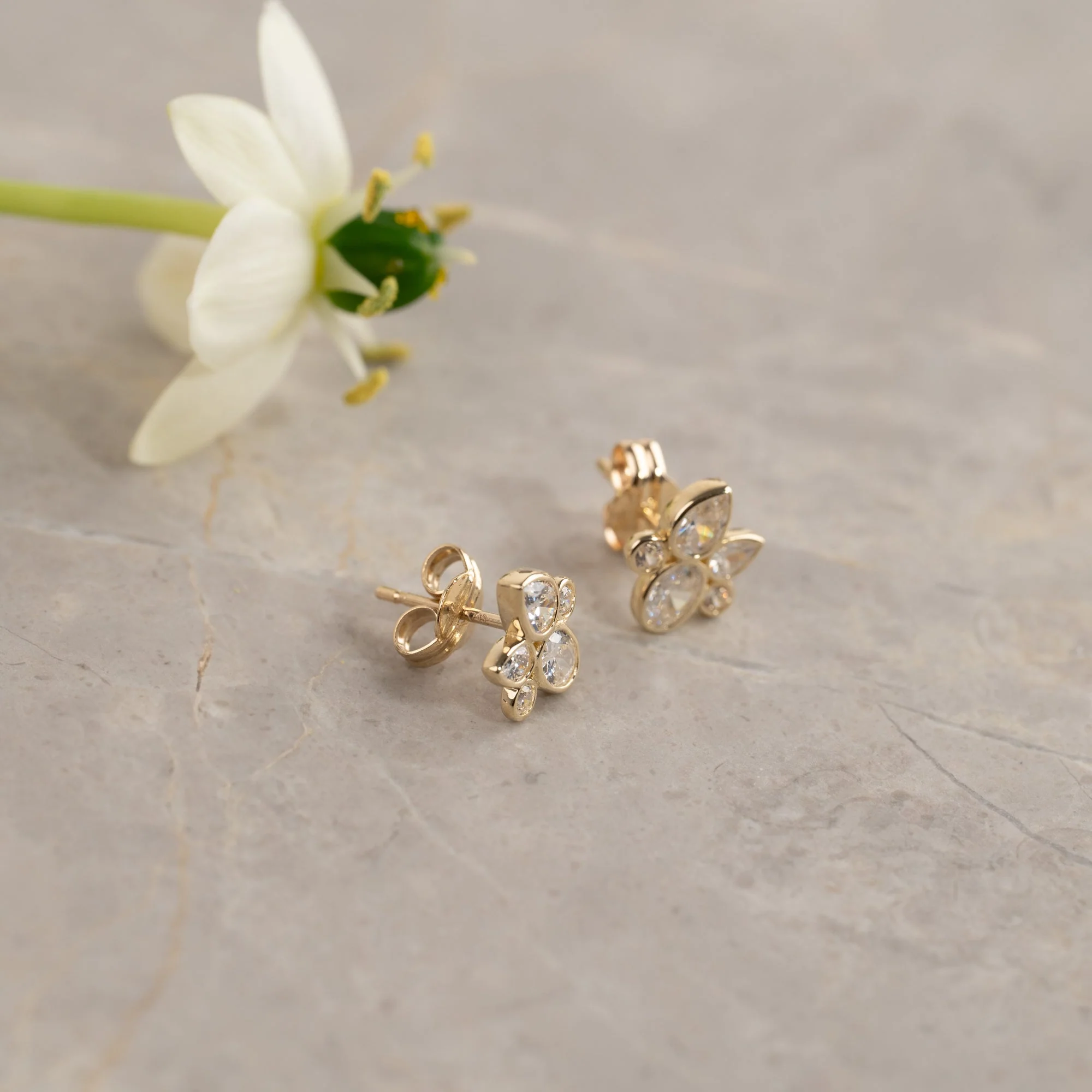 ESTELLE CRYSTAL SOLID GOLD STUD EARRING - Image 5