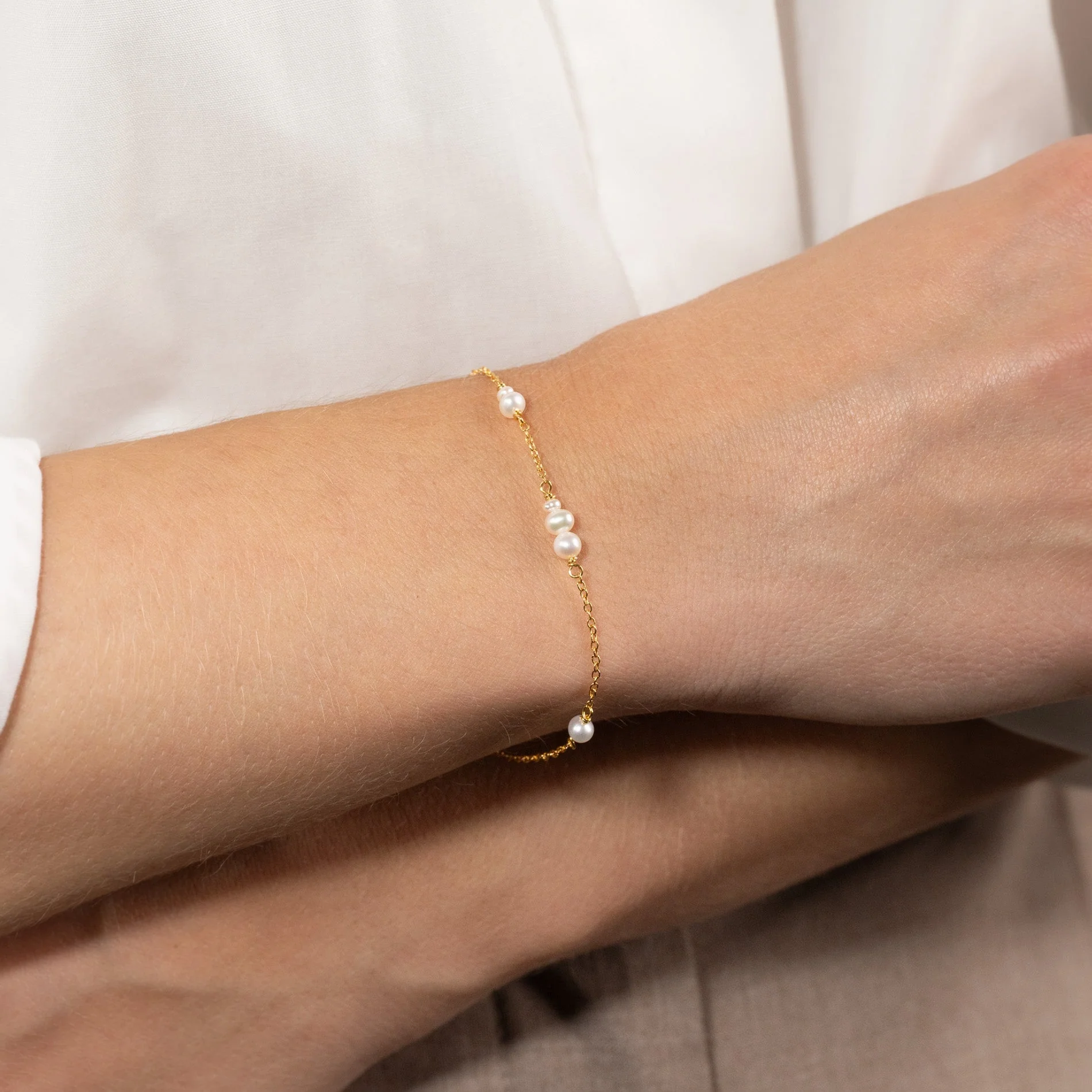 EVIE PEARL GOLDEN BRACELET - Image 6