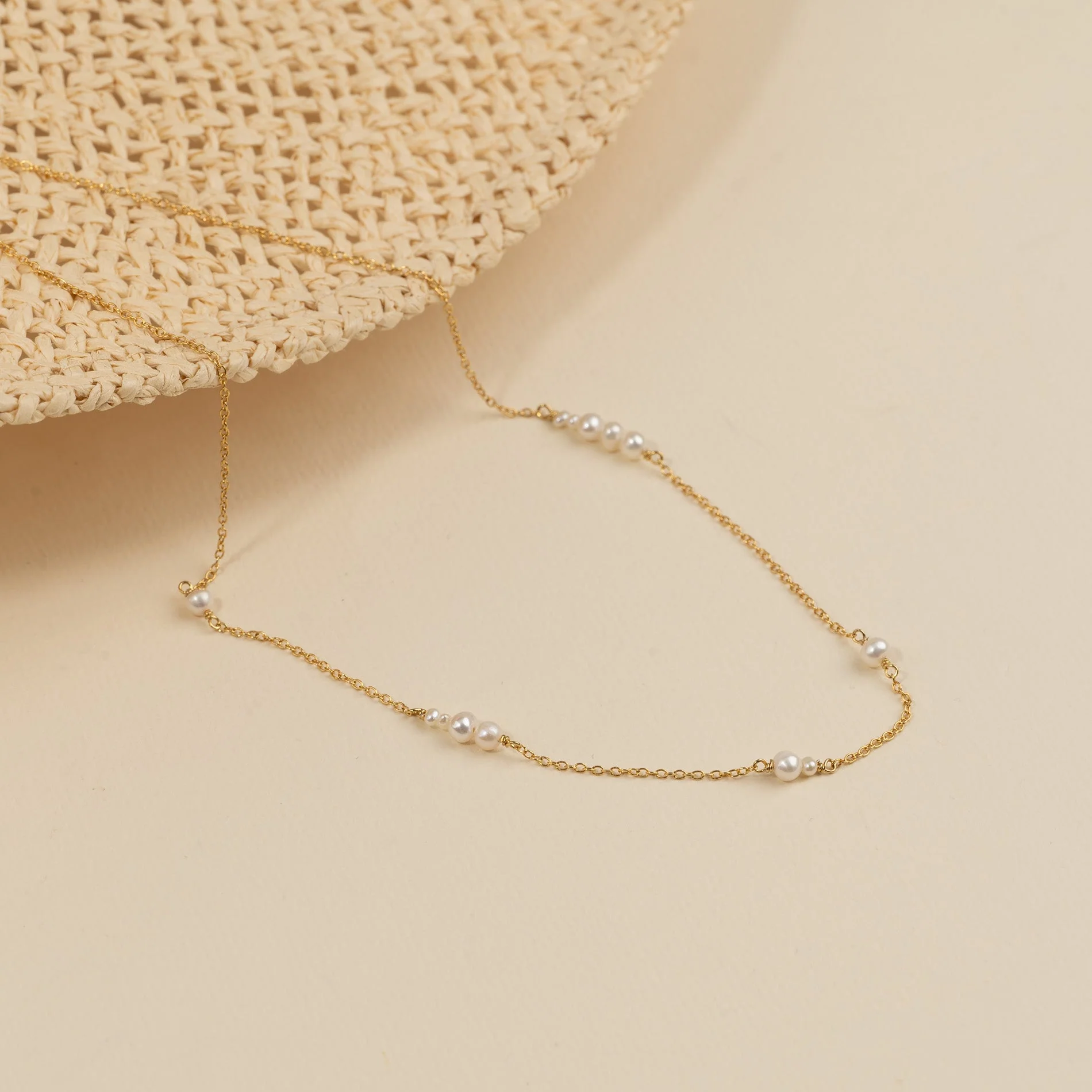 EVIE PEARL GOLDEN NECKLACE - Image 5