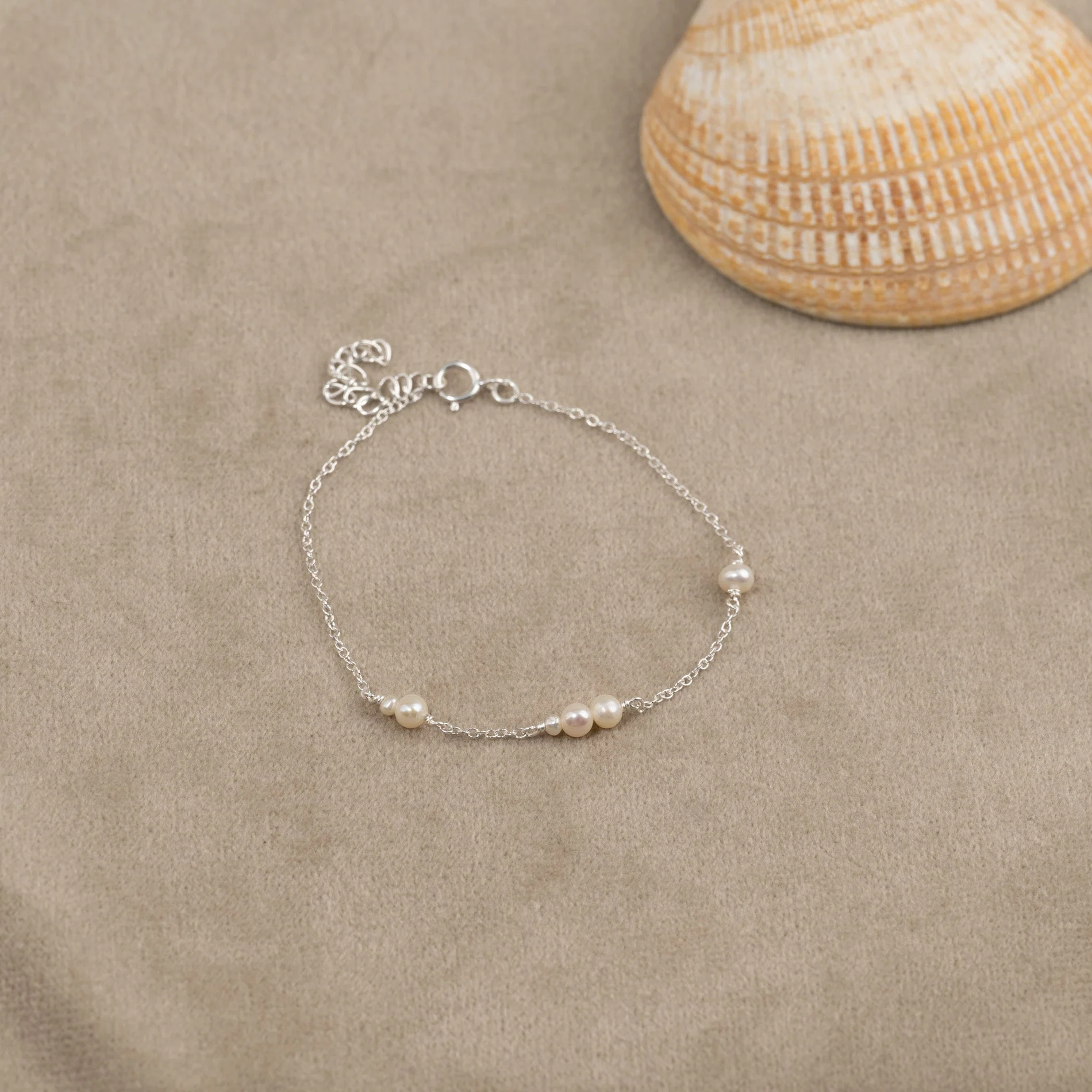 EVIE PEARL SILVER BRACELET - Image 4