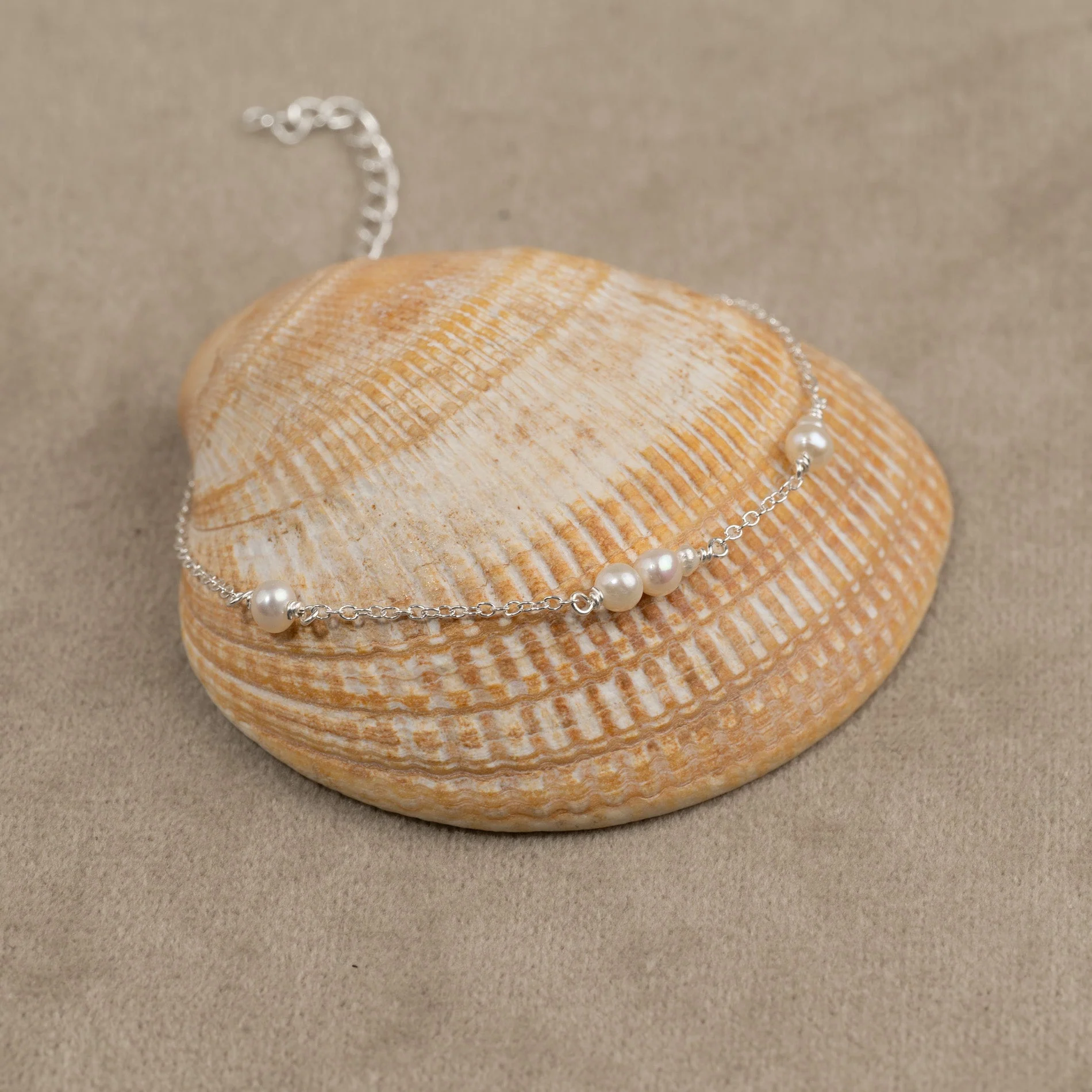 EVIE PEARL SILVER BRACELET - Image 6