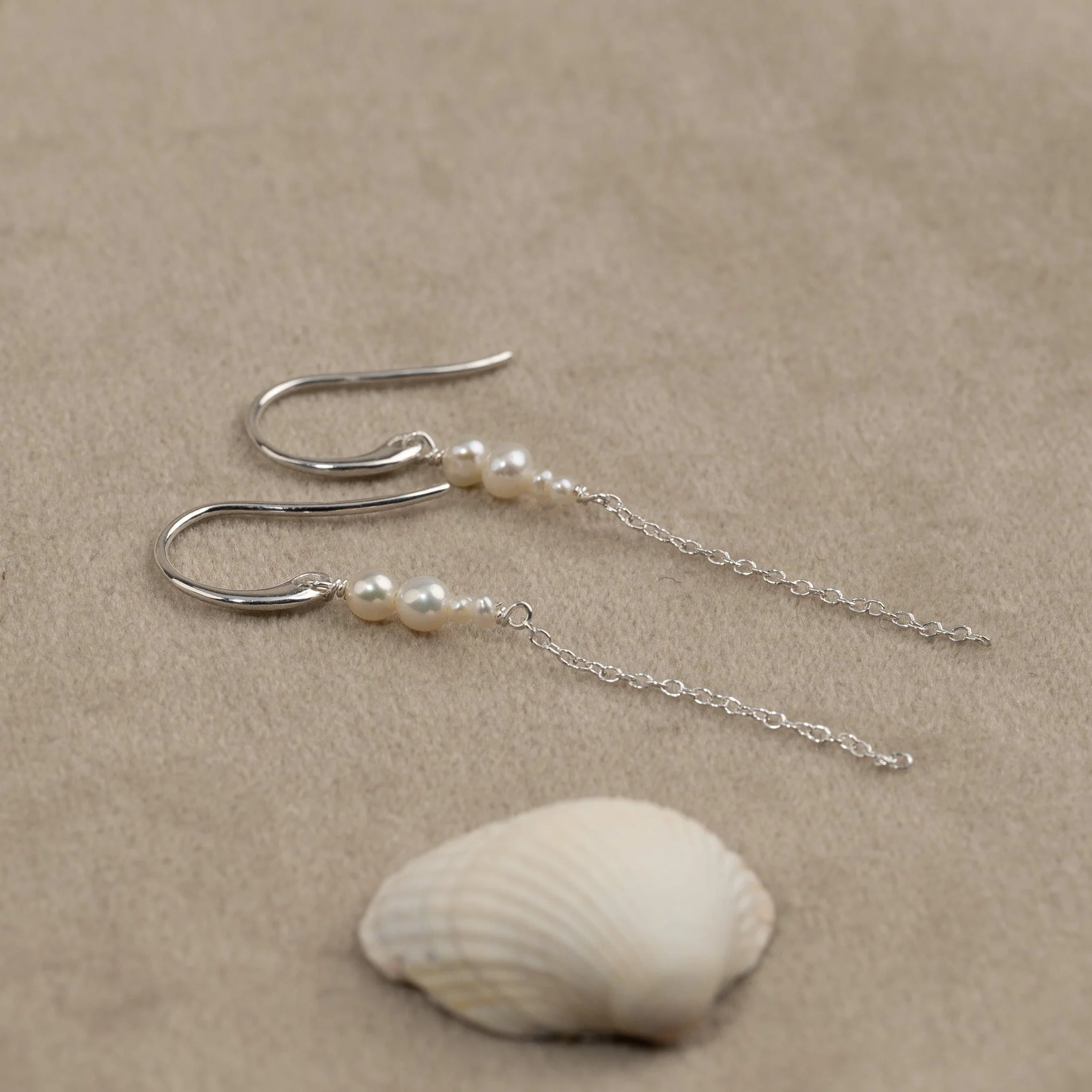 EVIE PEARL SILVER DROP EARRING - Image 3