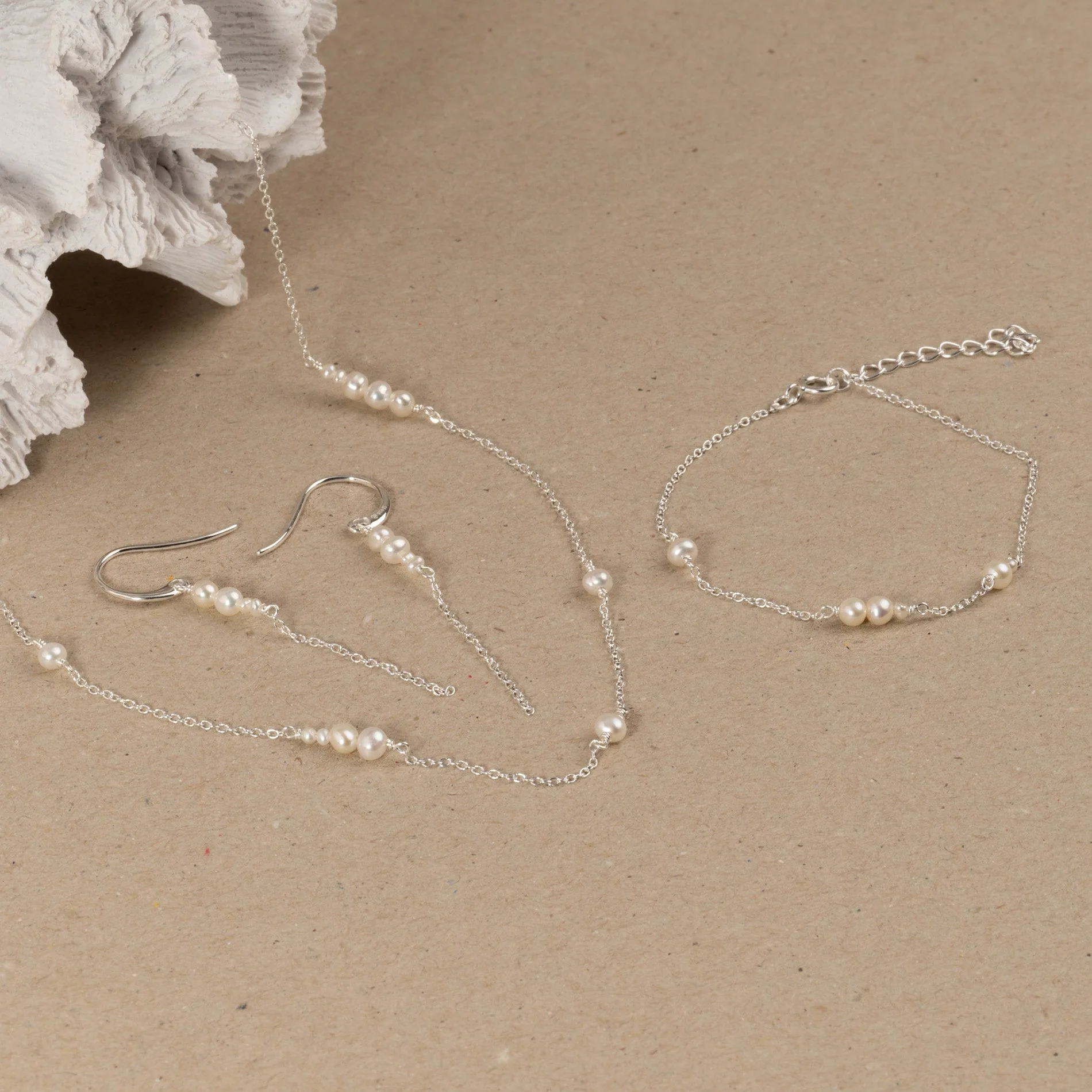 EVIE PEARL SILVER DROP EARRING - Image 9