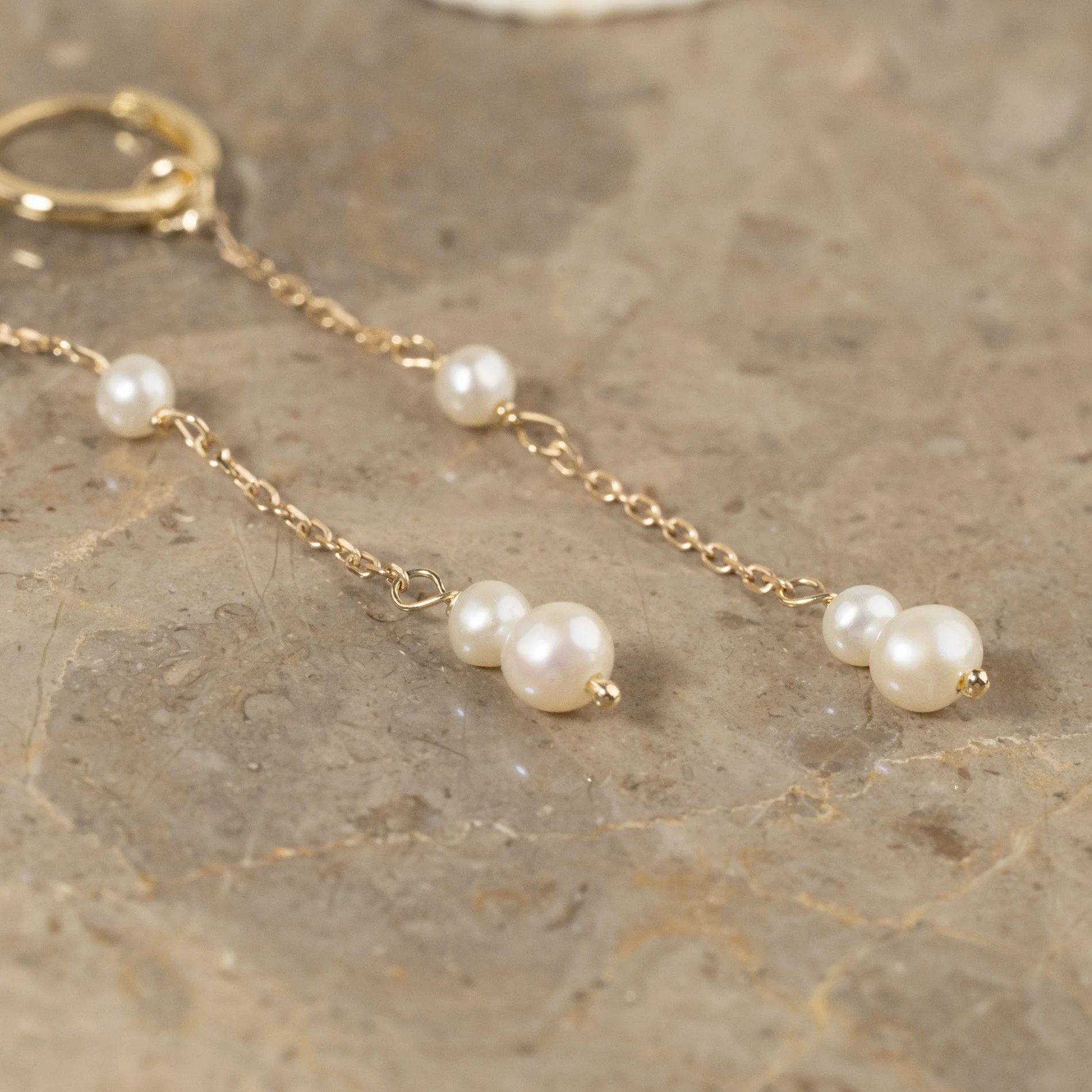 EVIE PEARL SOLID GOLD EARRING - Image 2
