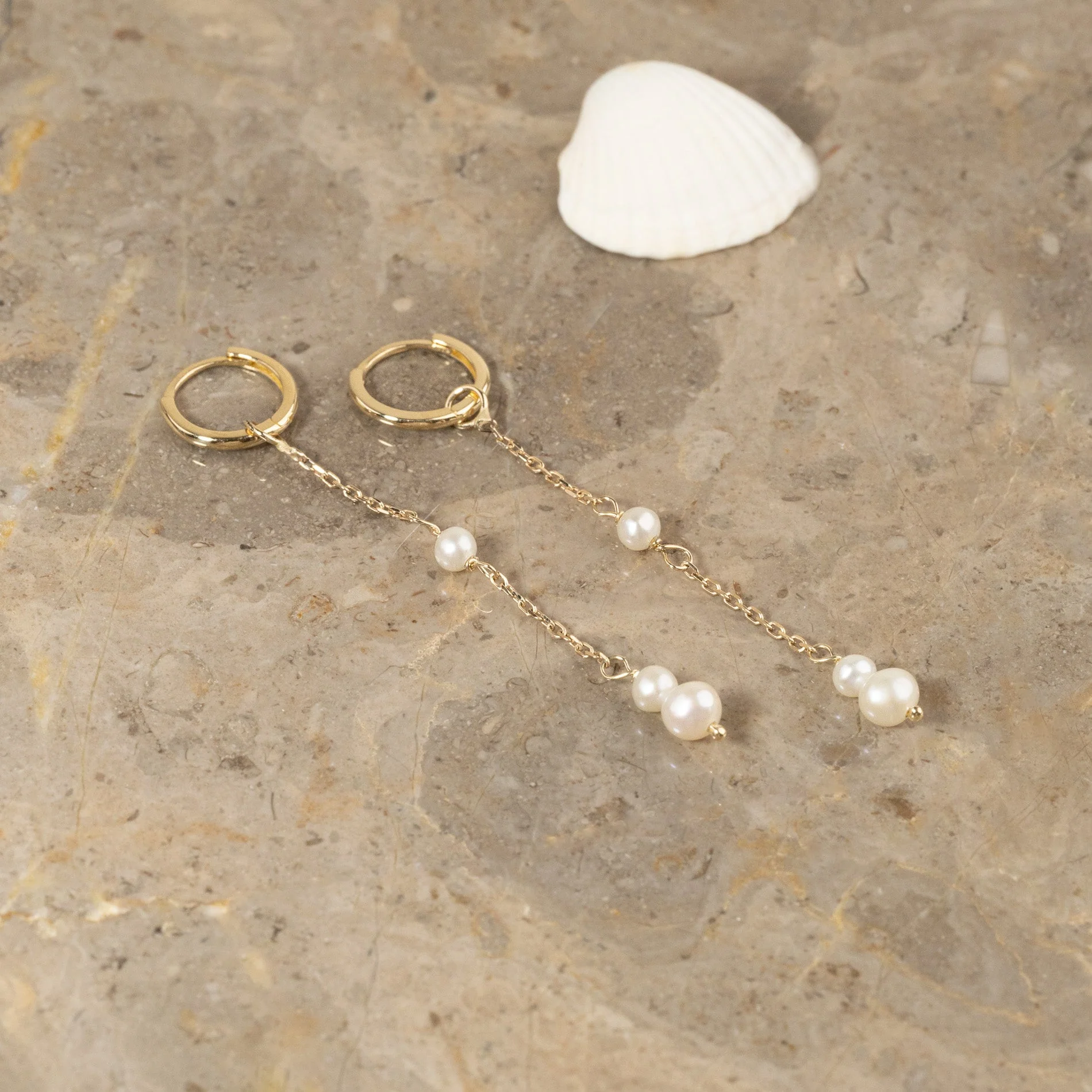 EVIE PEARL SOLID GOLD EARRING - Image 4