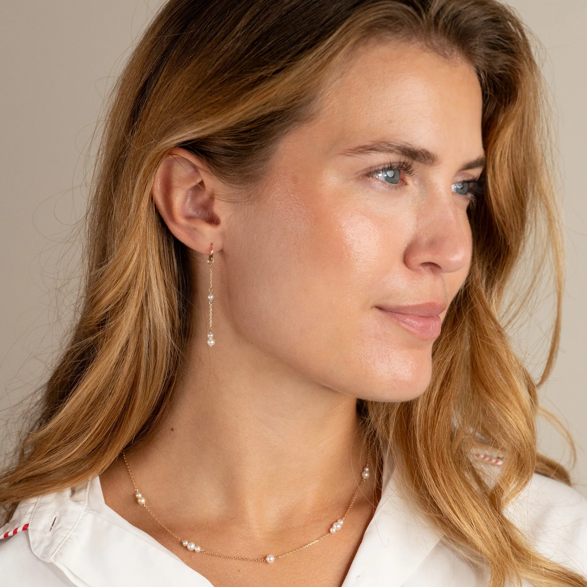 EVIE PEARL SOLID GOLD EARRING - Image 5