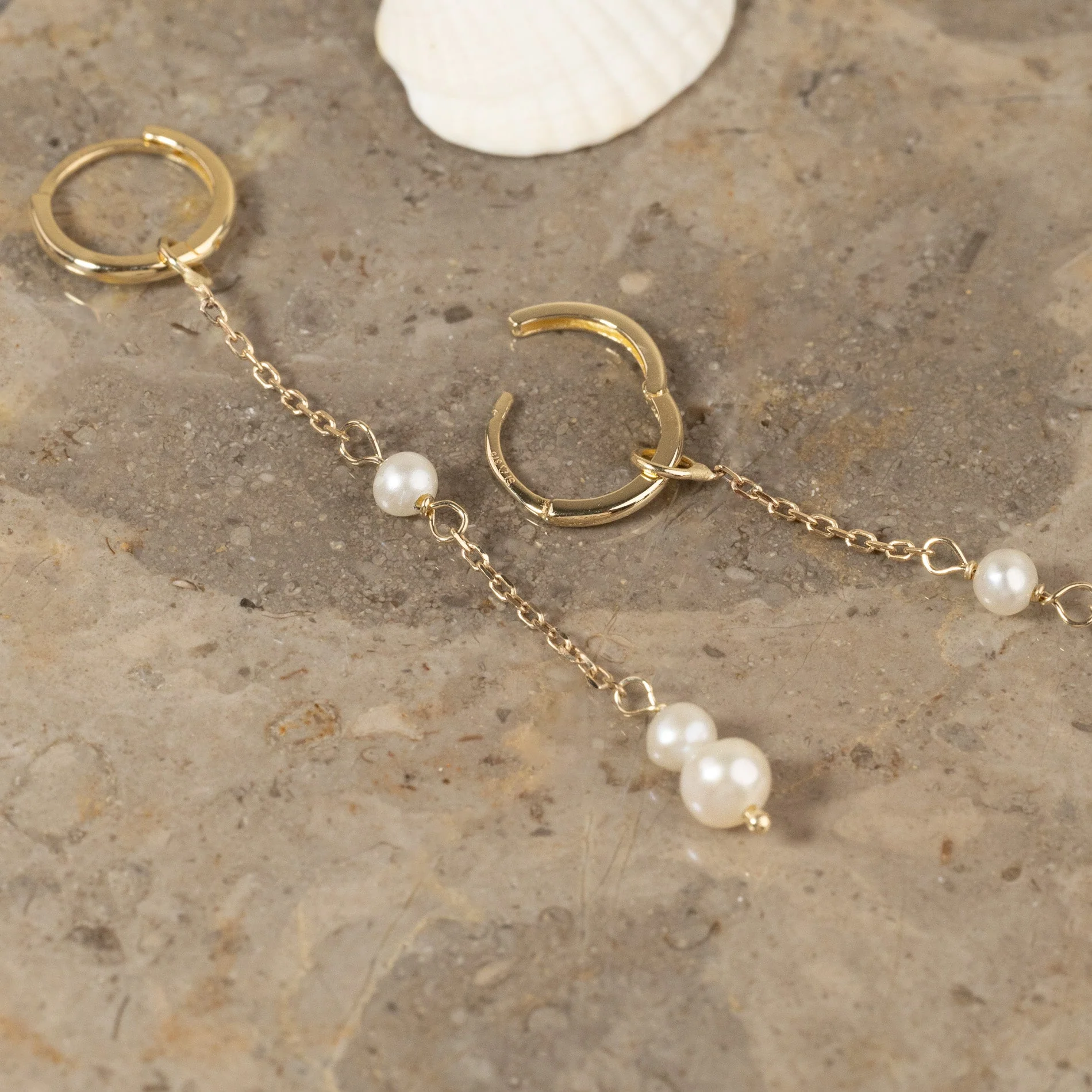 EVIE PEARL SOLID GOLD EARRING - Image 6