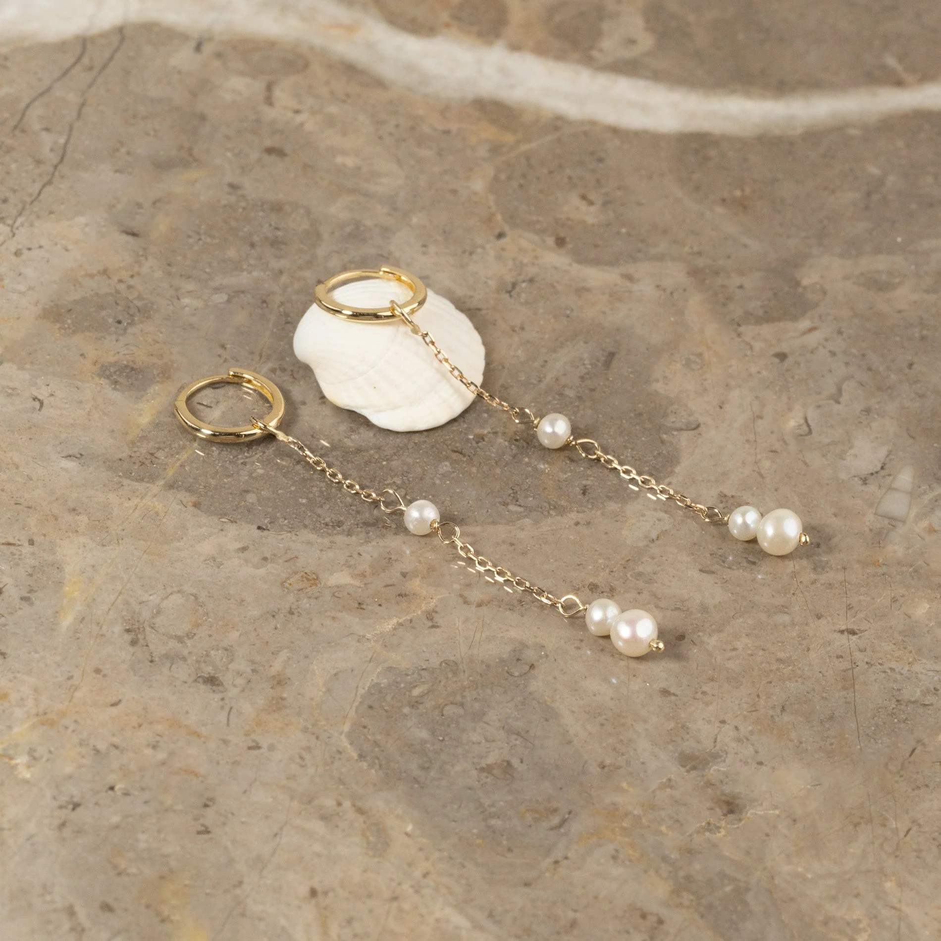 EVIE PEARL SOLID GOLD EARRING - Image 8