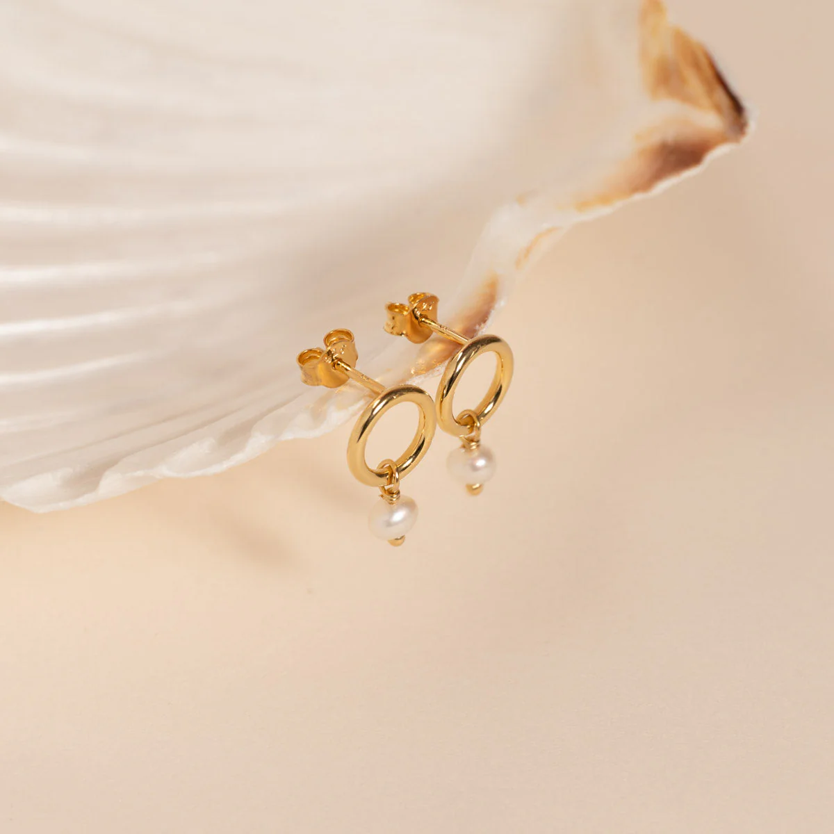 FIONA PEARL GOLDEN EARRING - Image 2