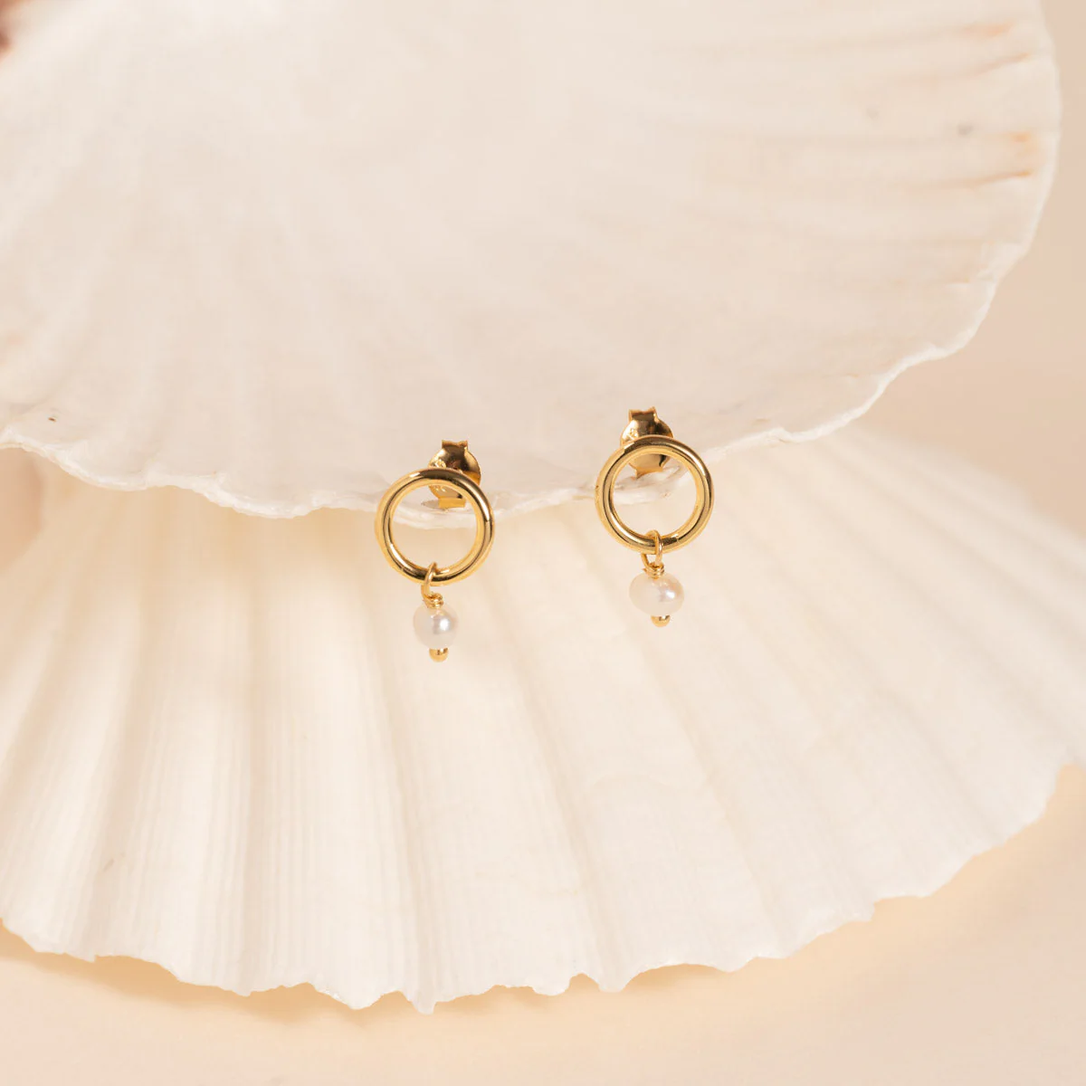 FIONA PEARL GOLDEN EARRING - Image 6