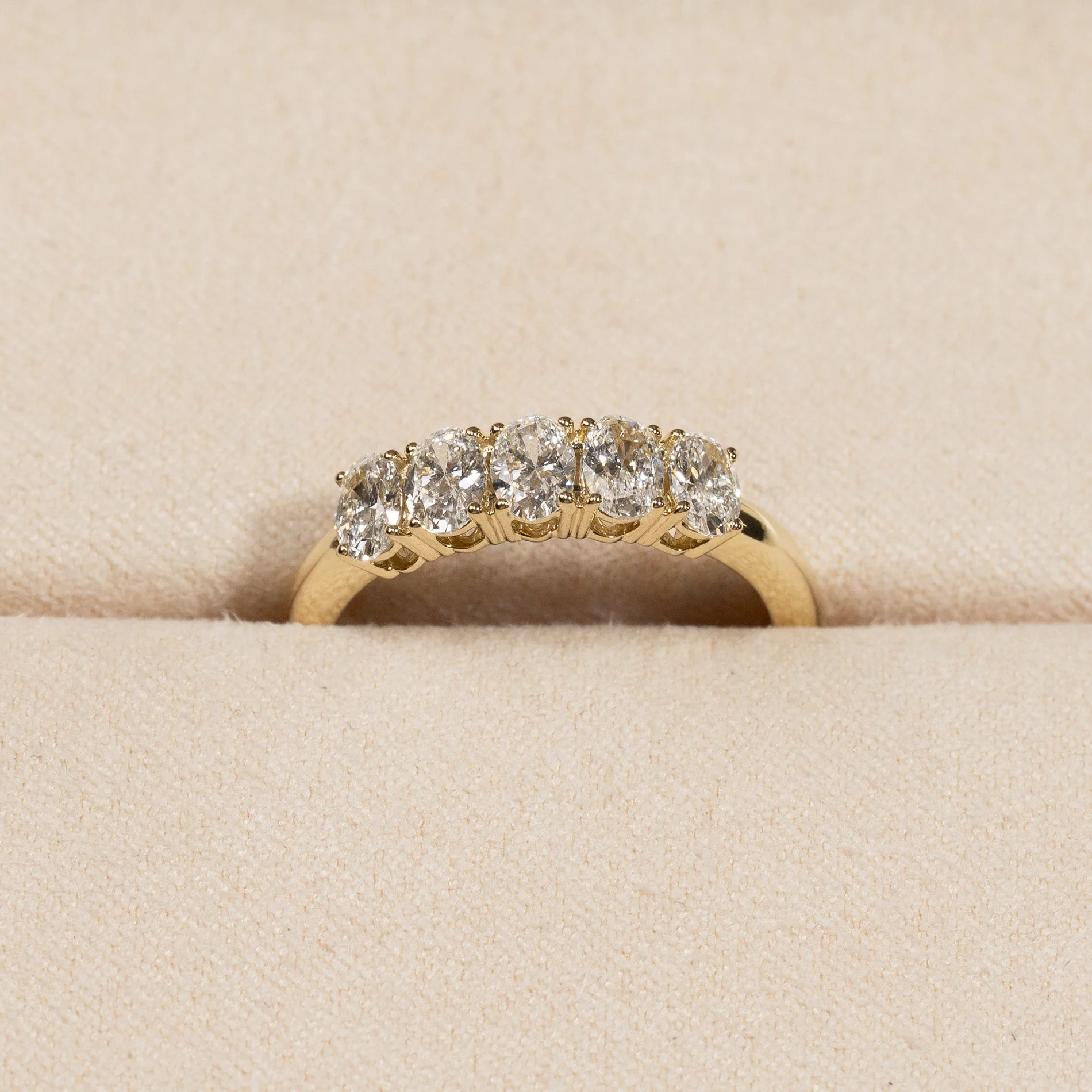 FIVE STONE OVAL-CUT LAB-DIAMOND RING - 1.0ct - YG - Image 3