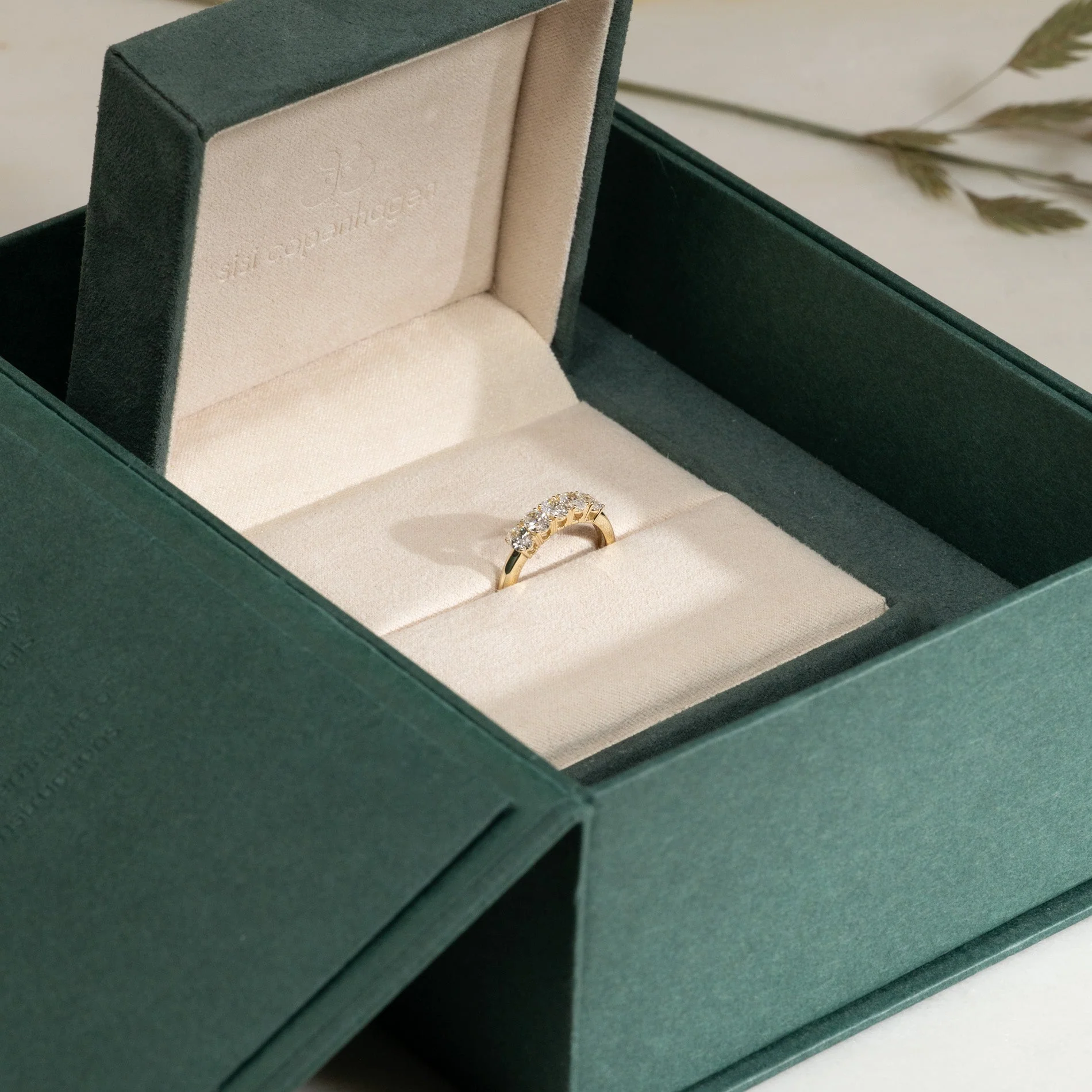 FIVE STONE OVAL-CUT LAB-DIAMOND RING - 1.0ct - YG - Image 9