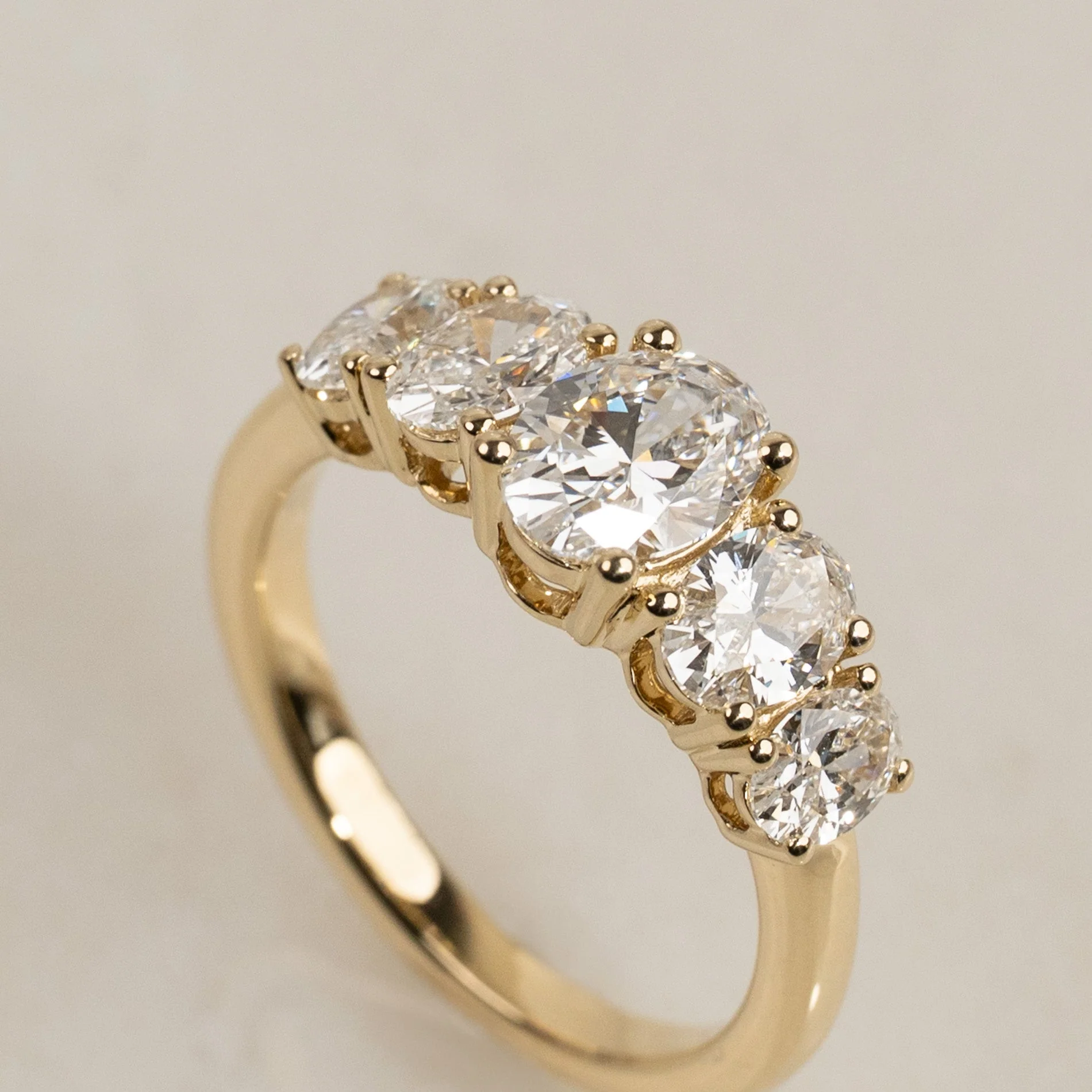 FIVE STONE OVAL-CUT DIAMOND RING - 1.70ct - Image 3