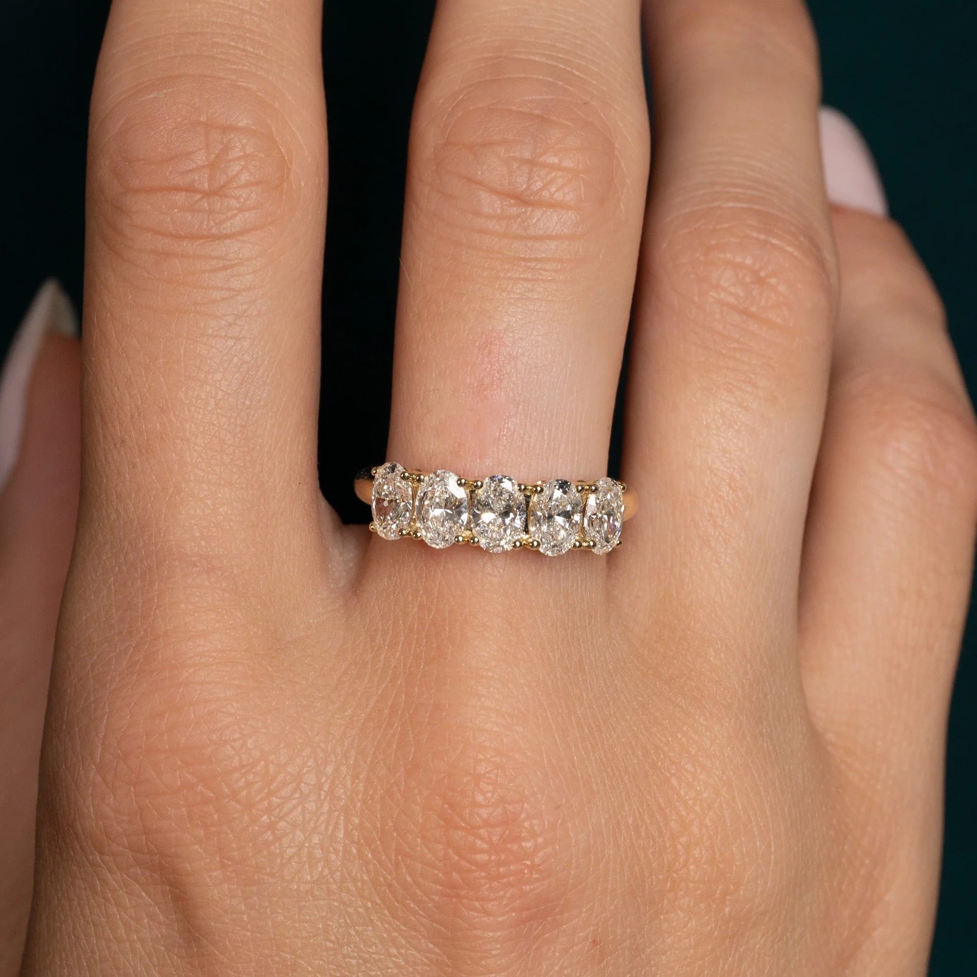 FIVE STONE OVAL-CUT LAB-DIAMOND RING - 2.0ct - YG - Image 5