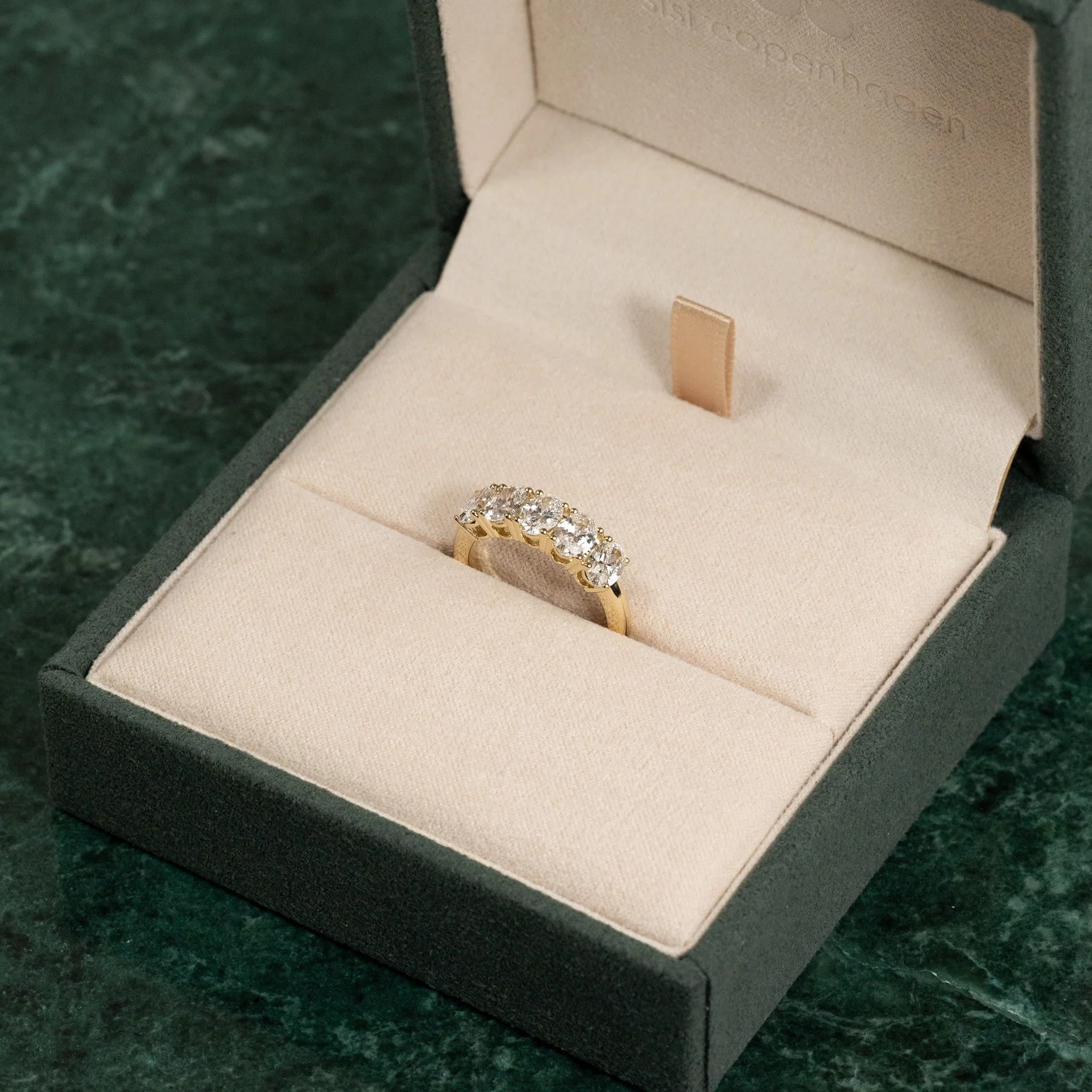 FIVE STONE OVAL-CUT LAB-DIAMOND RING - 2.0ct - YG - Image 7
