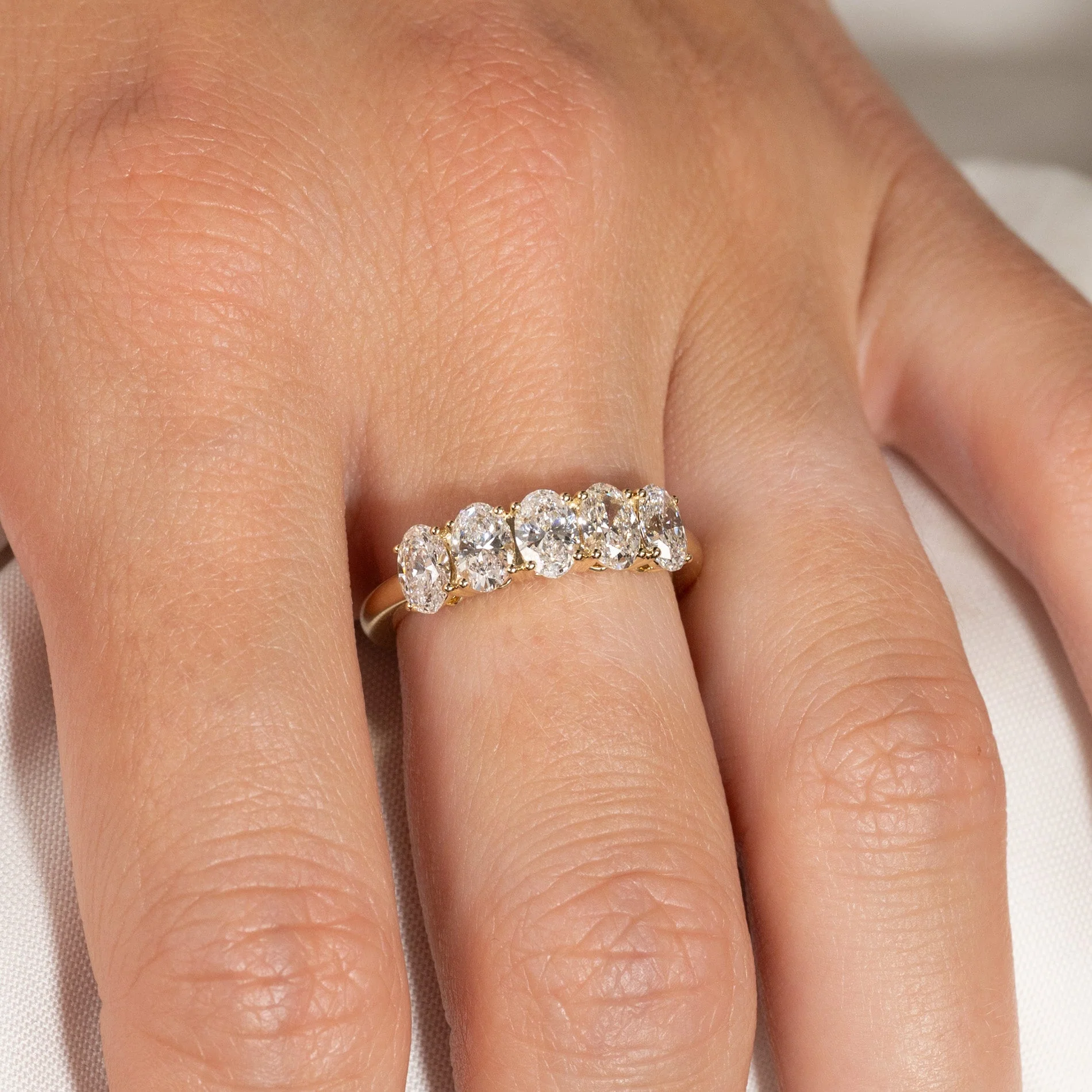 FIVE STONE OVAL-CUT LAB-DIAMOND RING - 1.5ct - YG - Image 2