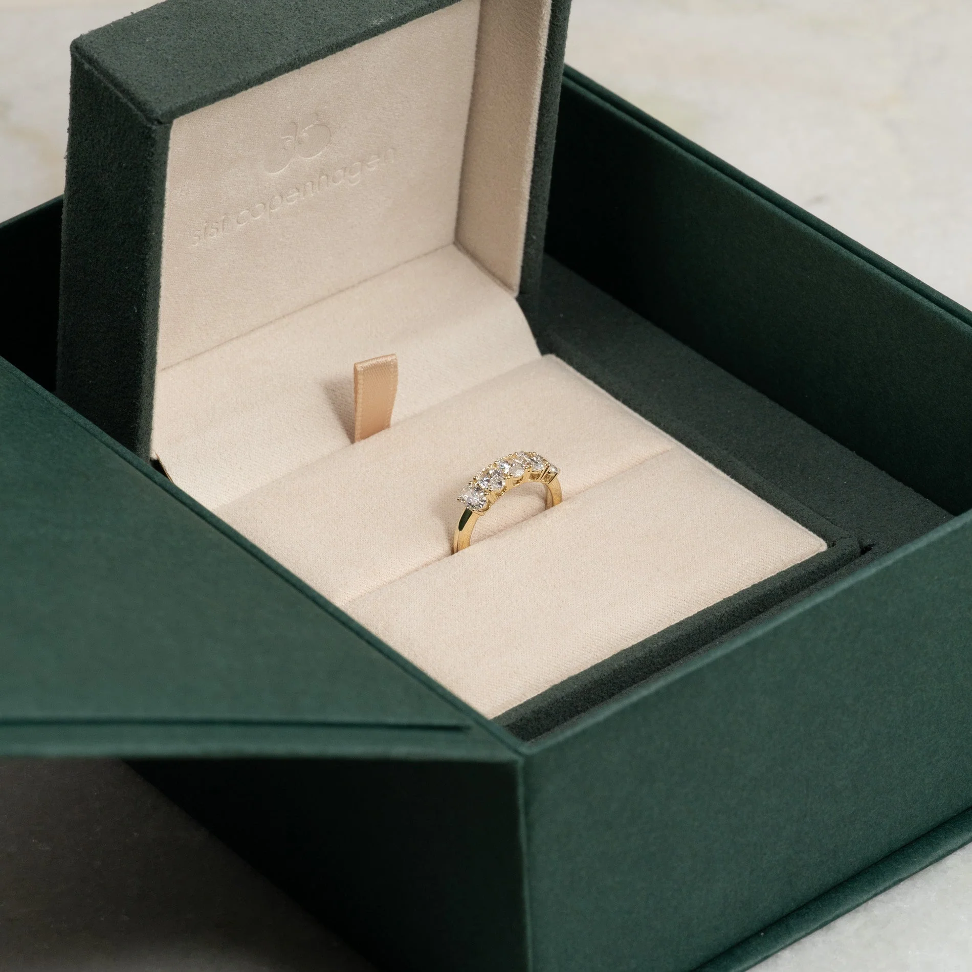 FIVE STONE OVAL-CUT LAB-DIAMOND RING - 1.5ct - YG - Image 6