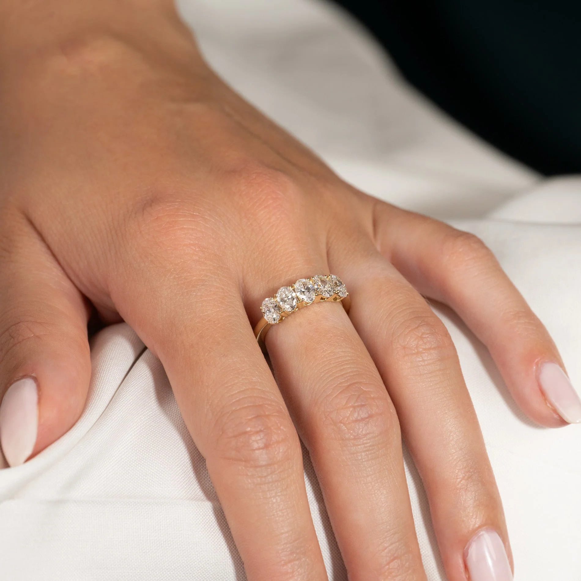 FIVE STONE OVAL-CUT LAB-DIAMOND RING - 1.5ct - YG - Image 8