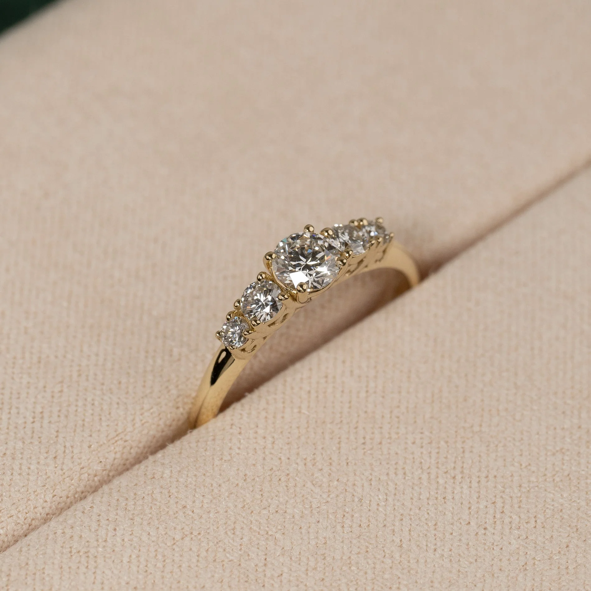 FIVE-STONE TRELLIS LAB-DIAMOND RING - 0.5ct - YG - Image 4