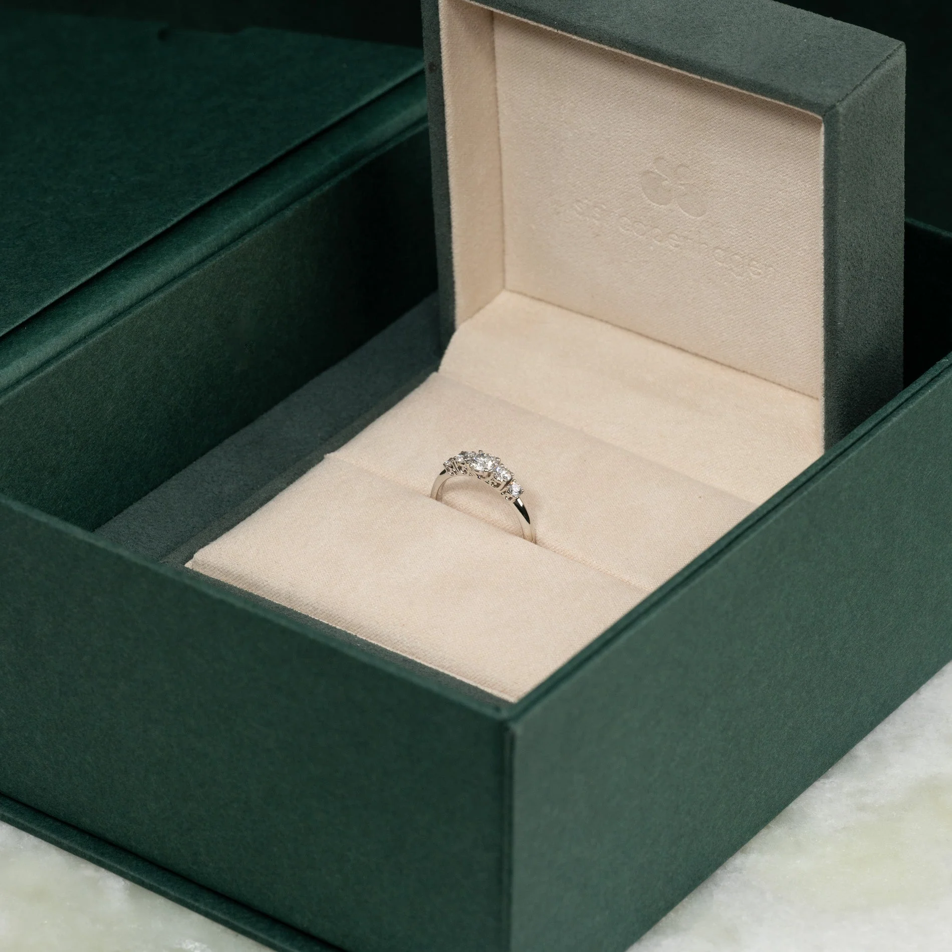 FIVE-STONE TRELLIS LAB-DIAMOND RING - 0.7ct - WG - Image 14